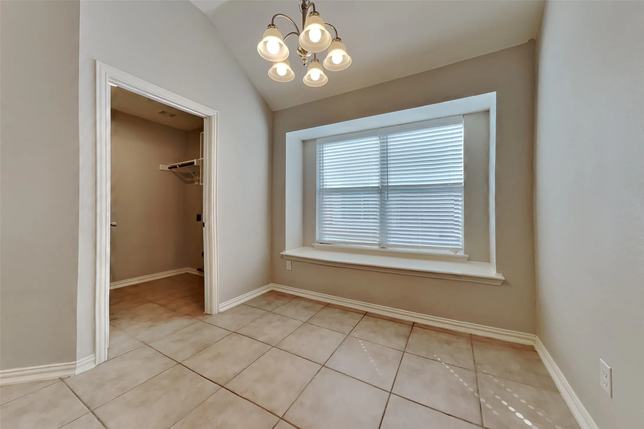 Single Family Residence For Rent in Dallas County , 1112 Seider Lane, Grand Prairie, Texas 75052, 4 Bedroom, 2 Bathroom, 2 Garage spaces, 1,935 Sqft, built in 2007, mls#21375585, Real Estate Agent in Grand Prairie, Homes For Rent in Dallas county, Homes For Rent in Grand Prairie, Realtor in Grand Prairie Texas, Real Estate Brokerage Independent Realty Texas, Luminita Cordes Realtor