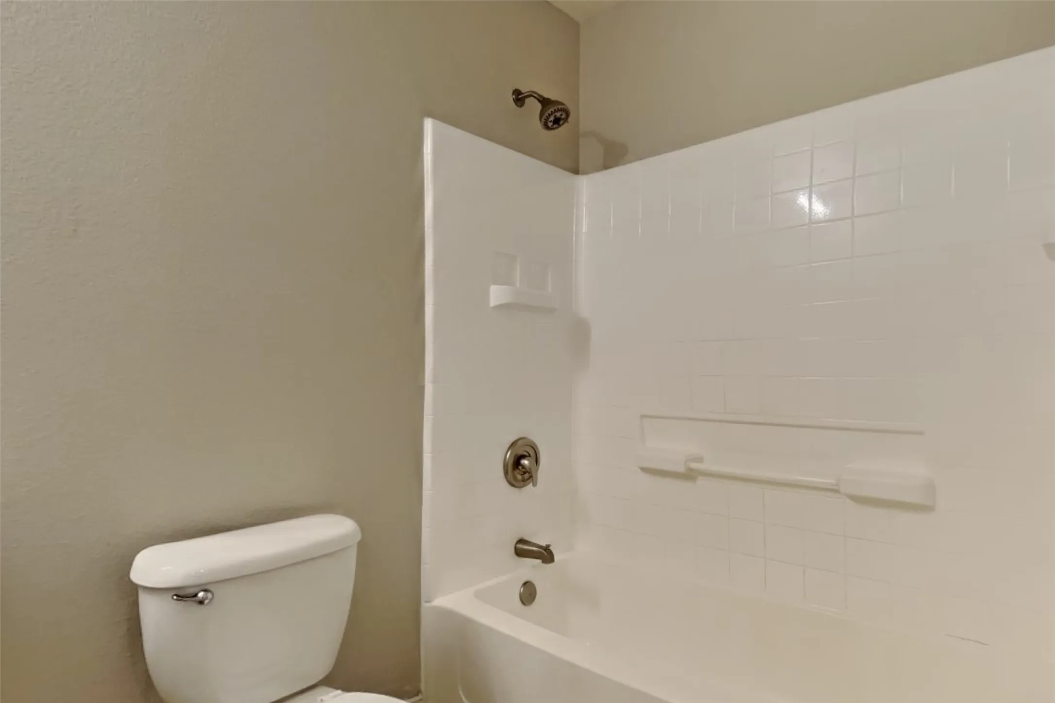 Single Family Residence For Rent in Dallas County , 1112 Seider Lane, Grand Prairie, Texas 75052, 4 Bedroom, 2 Bathroom, 2 Garage spaces, 1,935 Sqft, built in 2007, mls#21375585, Real Estate Agent in Grand Prairie, Homes For Rent in Dallas county, Homes For Rent in Grand Prairie, Realtor in Grand Prairie Texas, Real Estate Brokerage Independent Realty Texas, Luminita Cordes Realtor