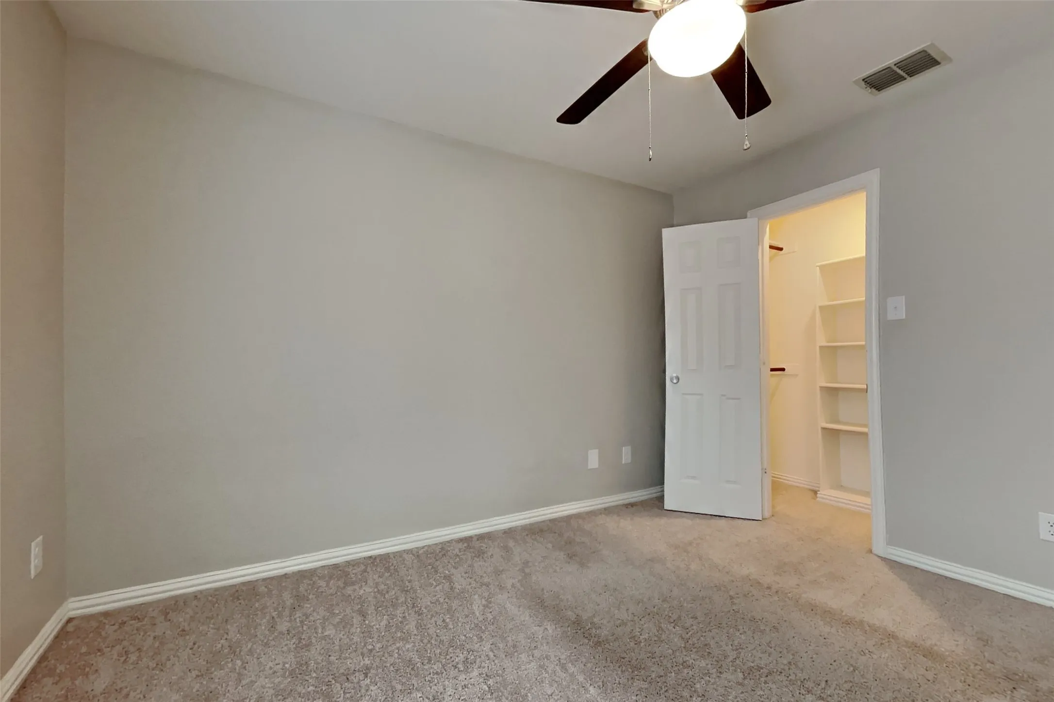 Single Family Residence For Rent in Dallas County , 1112 Seider Lane, Grand Prairie, Texas 75052, 4 Bedroom, 2 Bathroom, 2 Garage spaces, 1,935 Sqft, built in 2007, mls#21375585, Real Estate Agent in Grand Prairie, Homes For Rent in Dallas county, Homes For Rent in Grand Prairie, Realtor in Grand Prairie Texas, Real Estate Brokerage Independent Realty Texas, Luminita Cordes Realtor