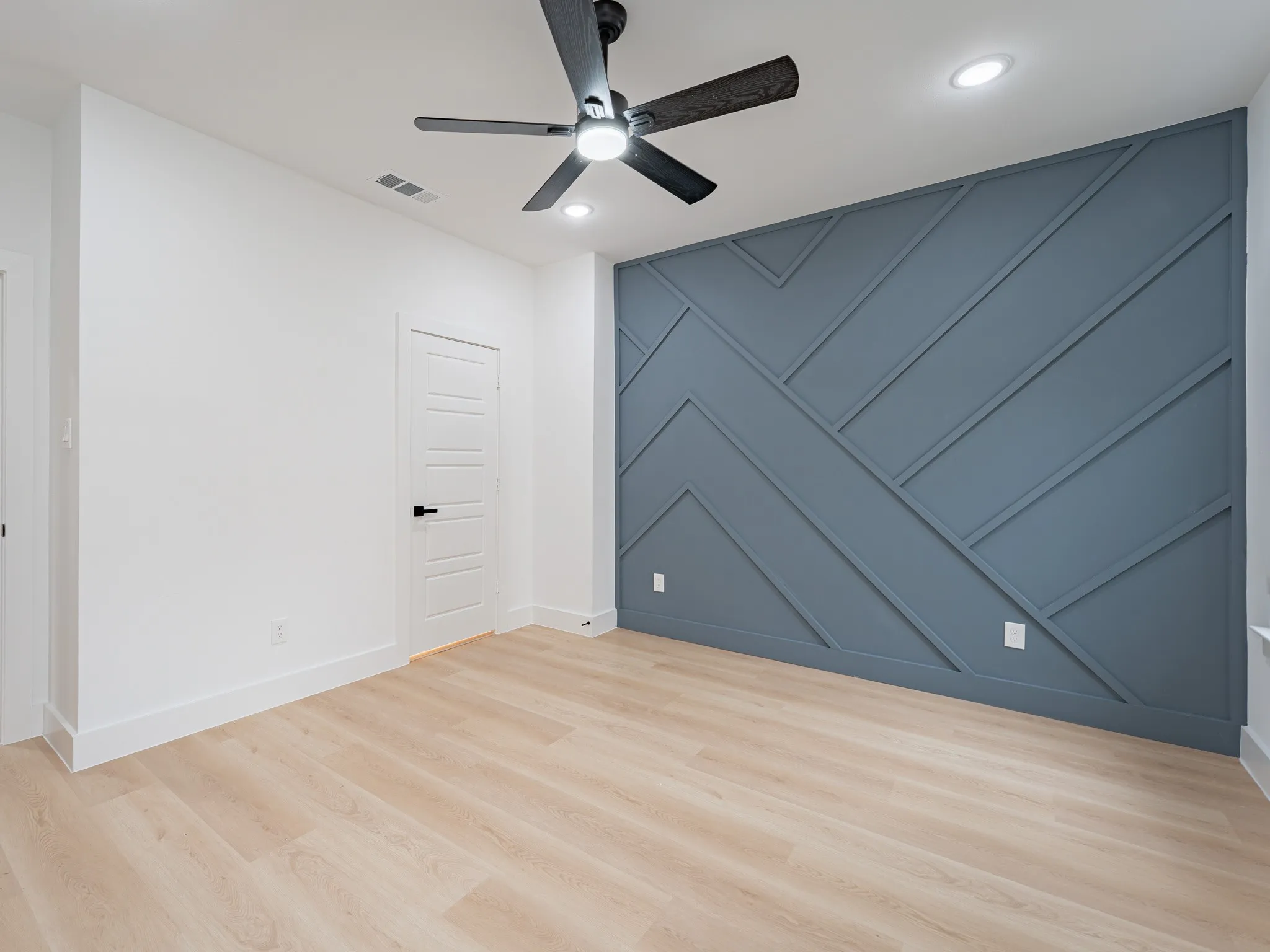 Single Family Residence For Sale in Dallas County , 4715 Nome Street, Dallas, Texas 75216, 3 Bedroom, 3 Bathroom, 1 Garage spaces, 1,632 Sqft, built in 2026, mls#21372626, Real Estate Agent in Dallas, Homes For Sale in Dallas county, Homes For Sale in Dallas, Realtor in Dallas Texas, Real Estate Brokerage Independent Realty Texas, Luminita Cordes Realtor