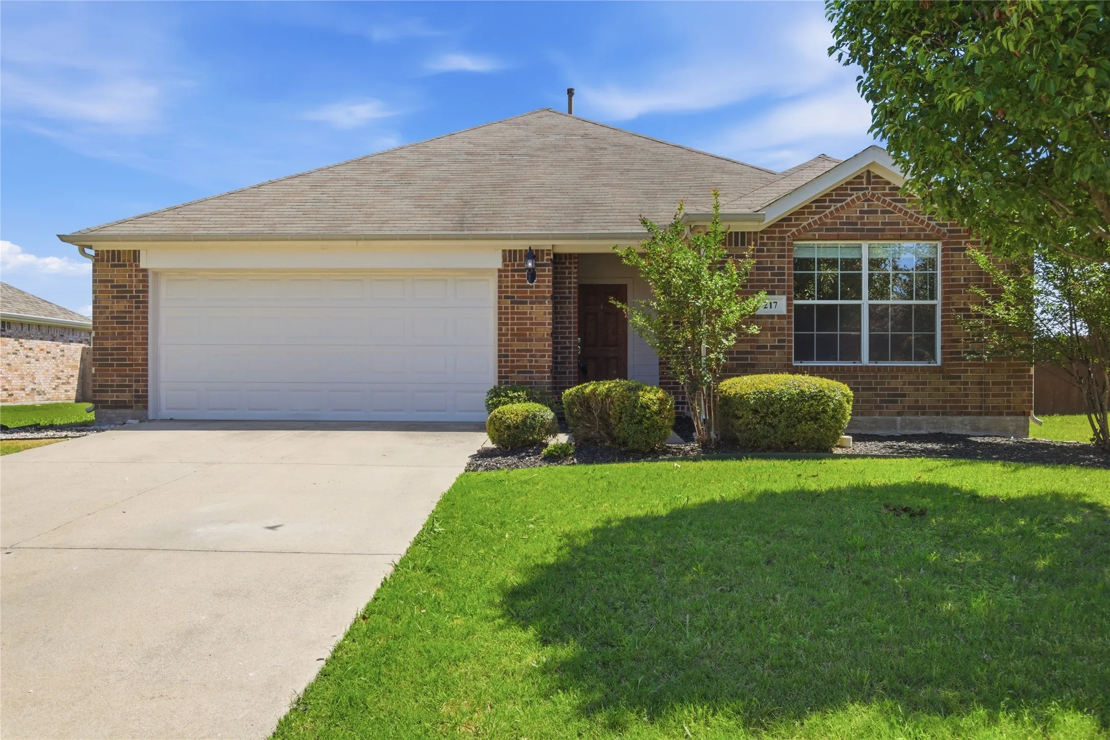 Single Family Residence For Rent in Rockwall County , 217 Ame Lane, Royse City, Texas 75189, 3 Bedroom, 2 Bathroom, 2 Garage spaces, 1,668 Sqft, built in 2008, mls#21375445, Real Estate Agent in Royse City, Homes For Rent in Rockwall county, Homes For Rent in Royse City, Realtor in Royse City Texas, Real Estate Brokerage Independent Realty Texas, Luminita Cordes Realtor