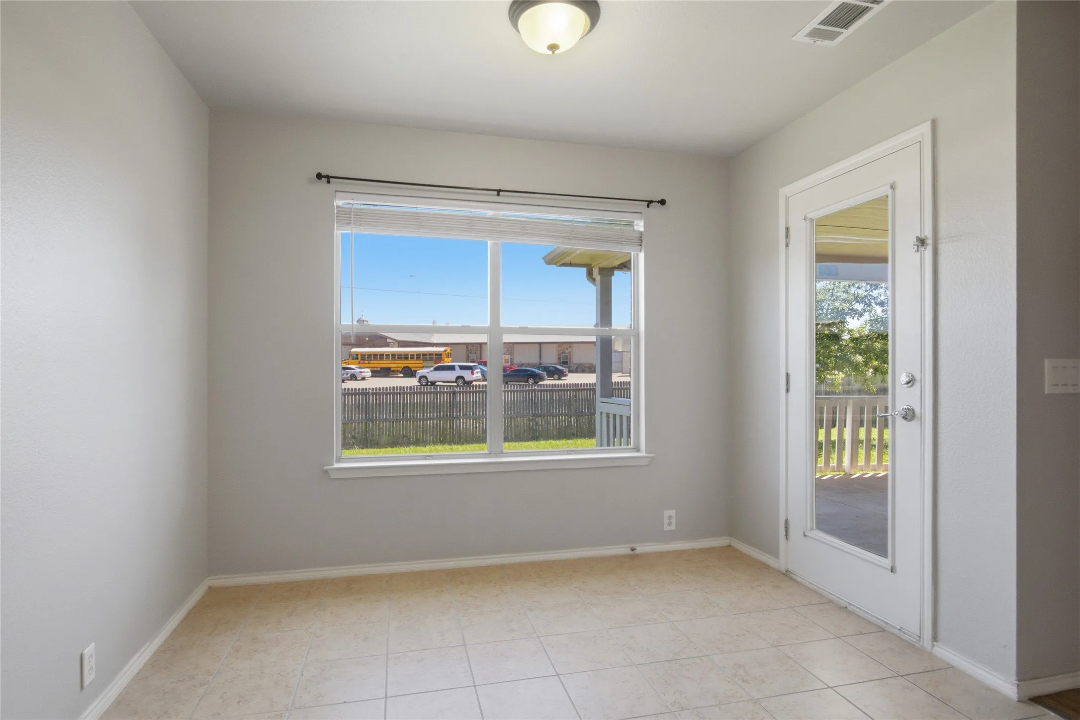 Single Family Residence For Rent in Rockwall County , 217 Ame Lane, Royse City, Texas 75189, 3 Bedroom, 2 Bathroom, 2 Garage spaces, 1,668 Sqft, built in 2008, mls#21375445, Real Estate Agent in Royse City, Homes For Rent in Rockwall county, Homes For Rent in Royse City, Realtor in Royse City Texas, Real Estate Brokerage Independent Realty Texas, Luminita Cordes Realtor