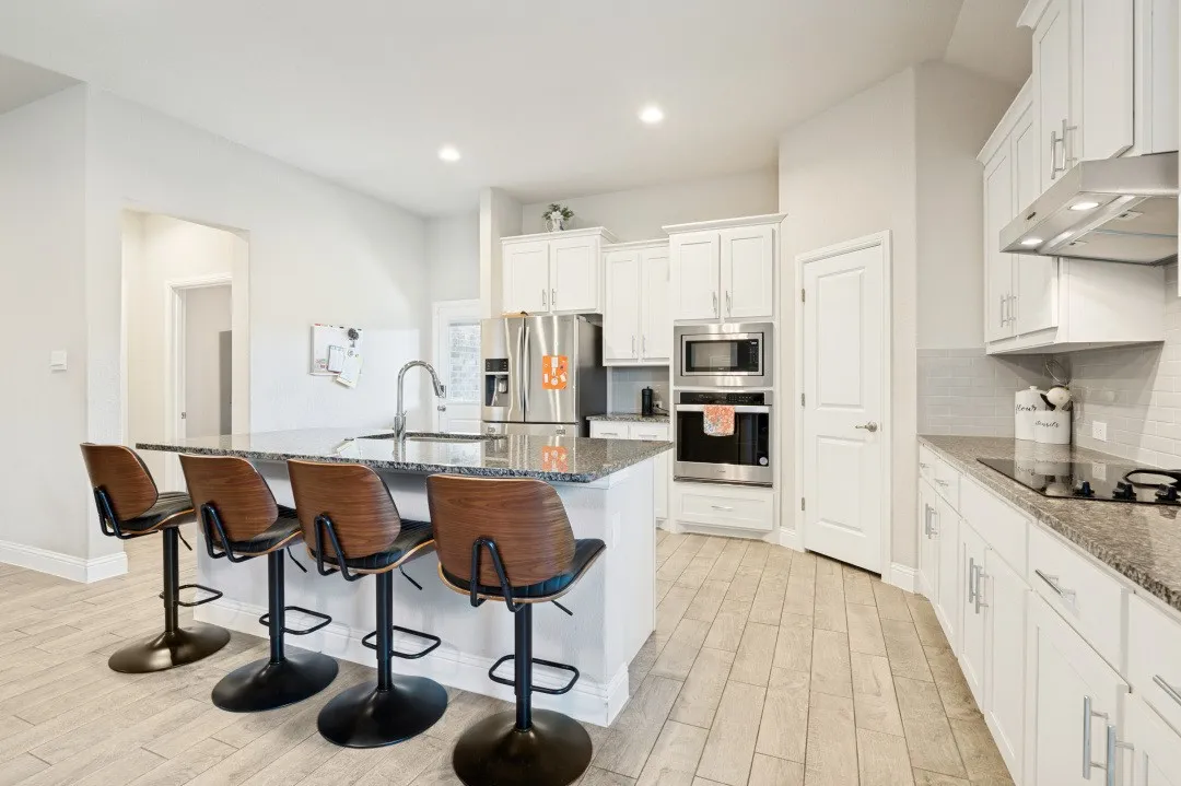 Single Family Residence For Sale in Ellis County , 1006 Summer Grove Drive, Midlothian, Texas 76065, 4 Bedroom, 2 Bathroom, 3 Garage spaces, 2,270 Sqft, built in 2023, mls#21375652, Real Estate Agent in Midlothian, Homes For Sale in Ellis county, Homes For Sale in Midlothian, Realtor in Midlothian Texas, Real Estate Brokerage Independent Realty Texas, Luminita Cordes Realtor