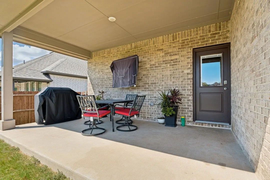 Single Family Residence For Sale in Ellis County , 1006 Summer Grove Drive, Midlothian, Texas 76065, 4 Bedroom, 2 Bathroom, 3 Garage spaces, 2,270 Sqft, built in 2023, mls#21375652, Real Estate Agent in Midlothian, Homes For Sale in Ellis county, Homes For Sale in Midlothian, Realtor in Midlothian Texas, Real Estate Brokerage Independent Realty Texas, Luminita Cordes Realtor