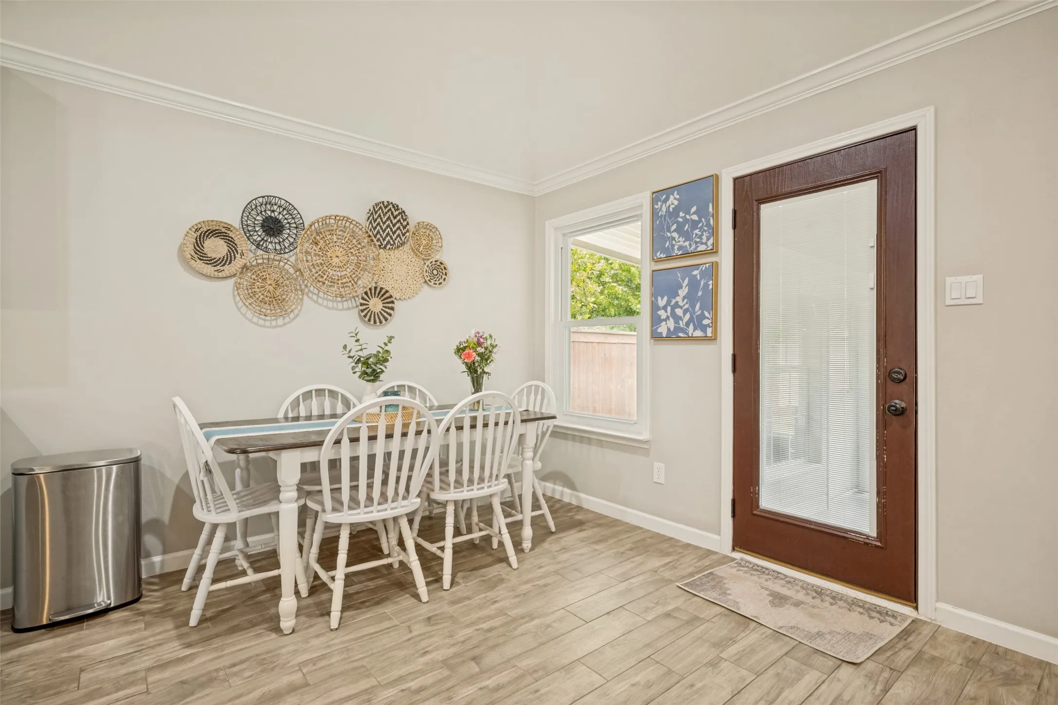 Single Family Residence For Sale in Denton County , 3302 Cliff Oaks Drive, Corinth, Texas 76210, 4 Bedroom, 2 Bathroom, 2 Garage spaces, 1,811 Sqft, built in 1996, mls#21375598, Real Estate Agent in Corinth, Homes For Sale in Denton county, Homes For Sale in Corinth, Realtor in Corinth Texas, Real Estate Brokerage Independent Realty Texas, Luminita Cordes Realtor
