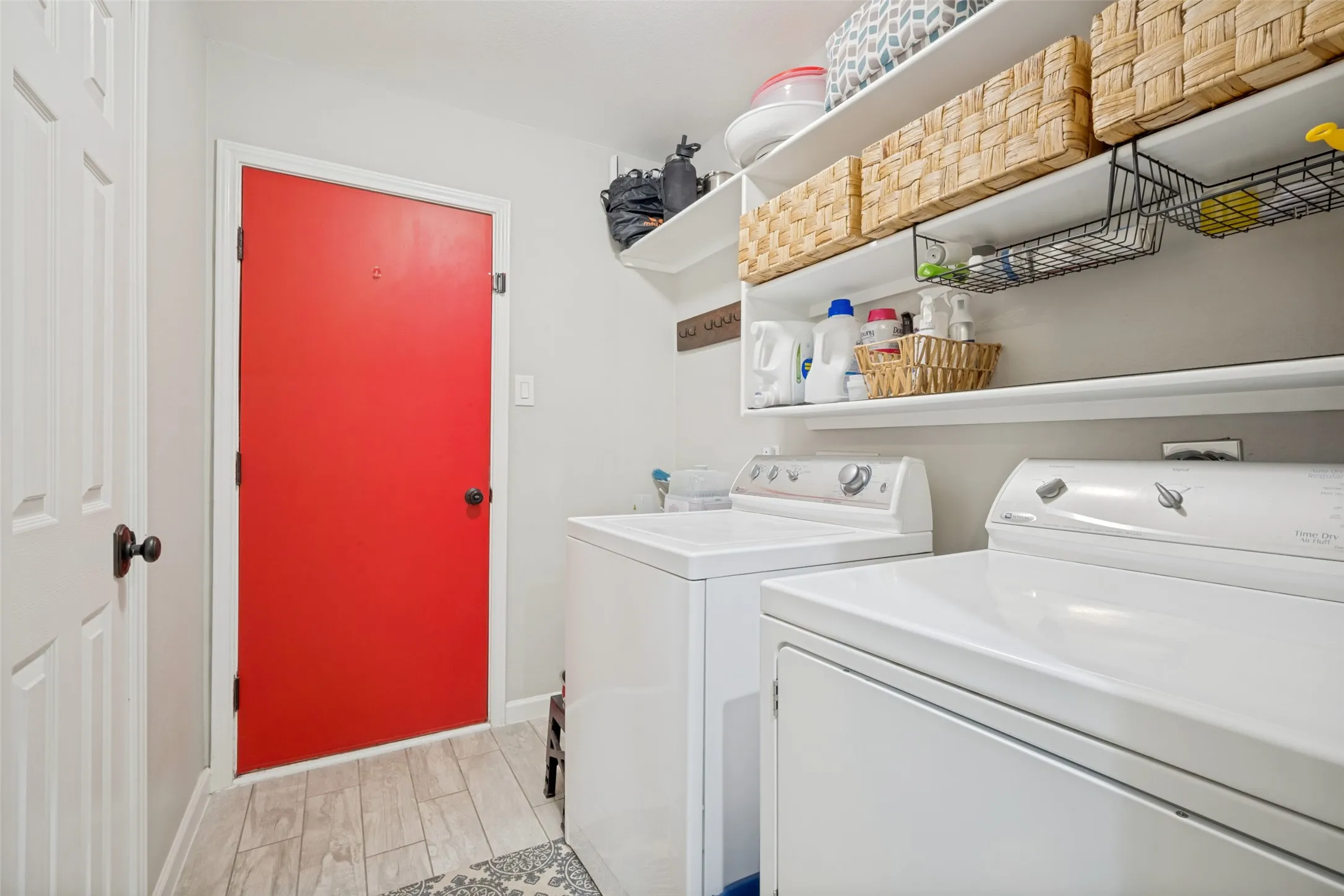 Single Family Residence For Sale in Denton County , 3302 Cliff Oaks Drive, Corinth, Texas 76210, 4 Bedroom, 2 Bathroom, 2 Garage spaces, 1,811 Sqft, built in 1996, mls#21375598, Real Estate Agent in Corinth, Homes For Sale in Denton county, Homes For Sale in Corinth, Realtor in Corinth Texas, Real Estate Brokerage Independent Realty Texas, Luminita Cordes Realtor