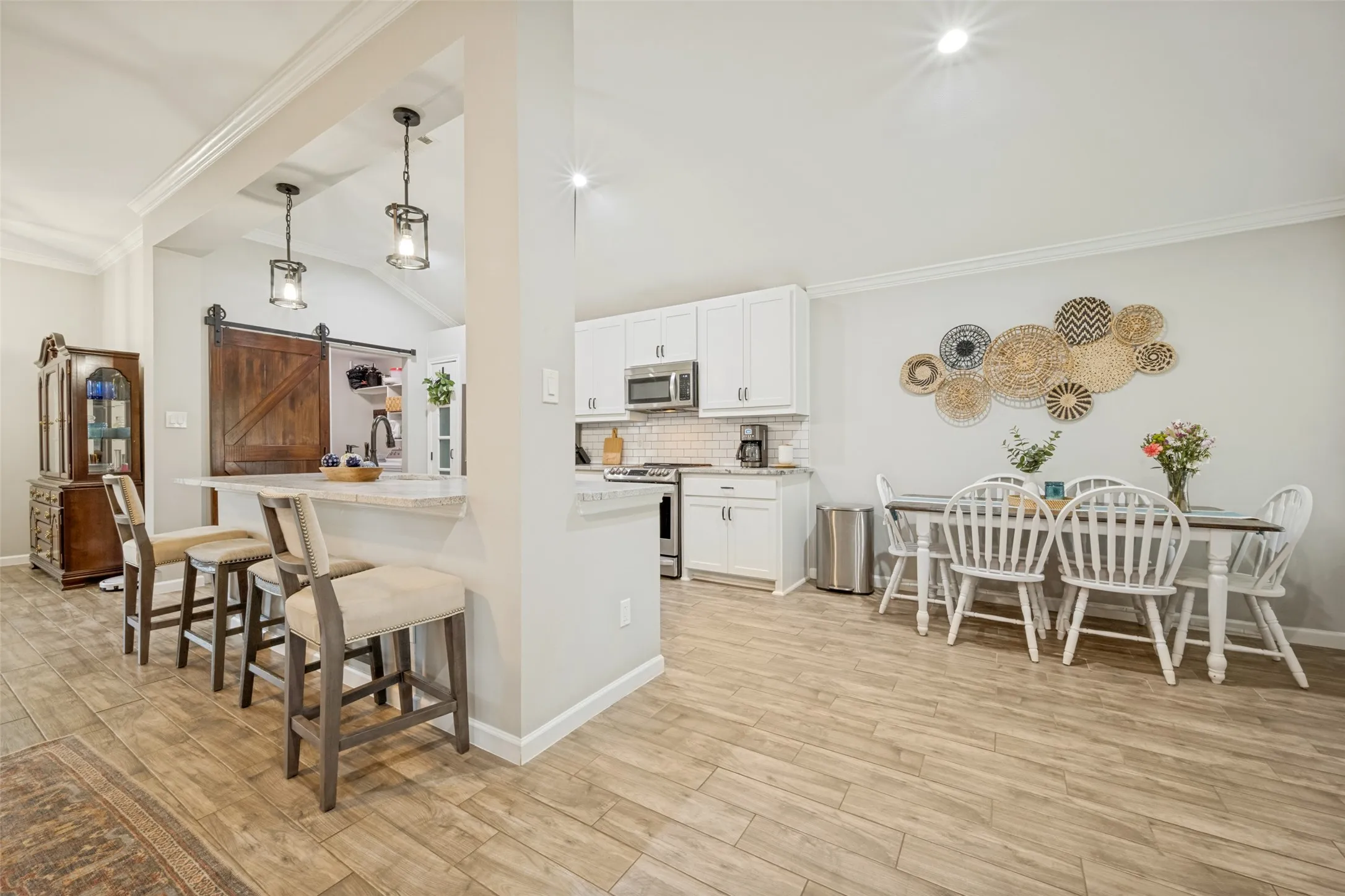 Single Family Residence For Sale in Denton County , 3302 Cliff Oaks Drive, Corinth, Texas 76210, 4 Bedroom, 2 Bathroom, 2 Garage spaces, 1,811 Sqft, built in 1996, mls#21375598, Real Estate Agent in Corinth, Homes For Sale in Denton county, Homes For Sale in Corinth, Realtor in Corinth Texas, Real Estate Brokerage Independent Realty Texas, Luminita Cordes Realtor