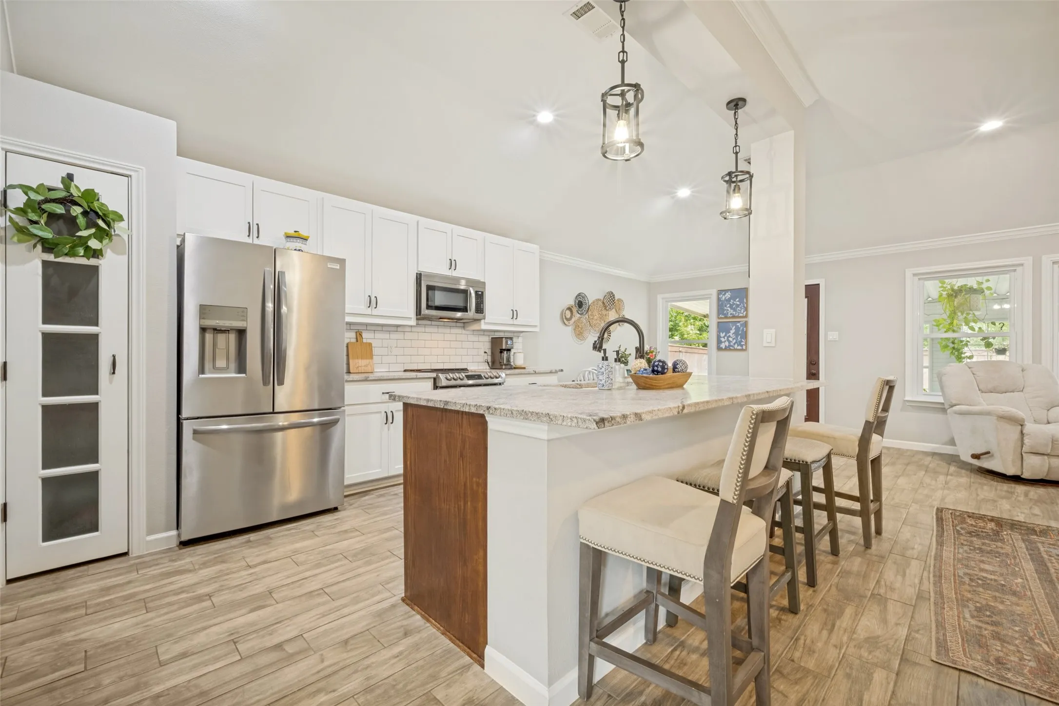Single Family Residence For Sale in Denton County , 3302 Cliff Oaks Drive, Corinth, Texas 76210, 4 Bedroom, 2 Bathroom, 2 Garage spaces, 1,811 Sqft, built in 1996, mls#21375598, Real Estate Agent in Corinth, Homes For Sale in Denton county, Homes For Sale in Corinth, Realtor in Corinth Texas, Real Estate Brokerage Independent Realty Texas, Luminita Cordes Realtor