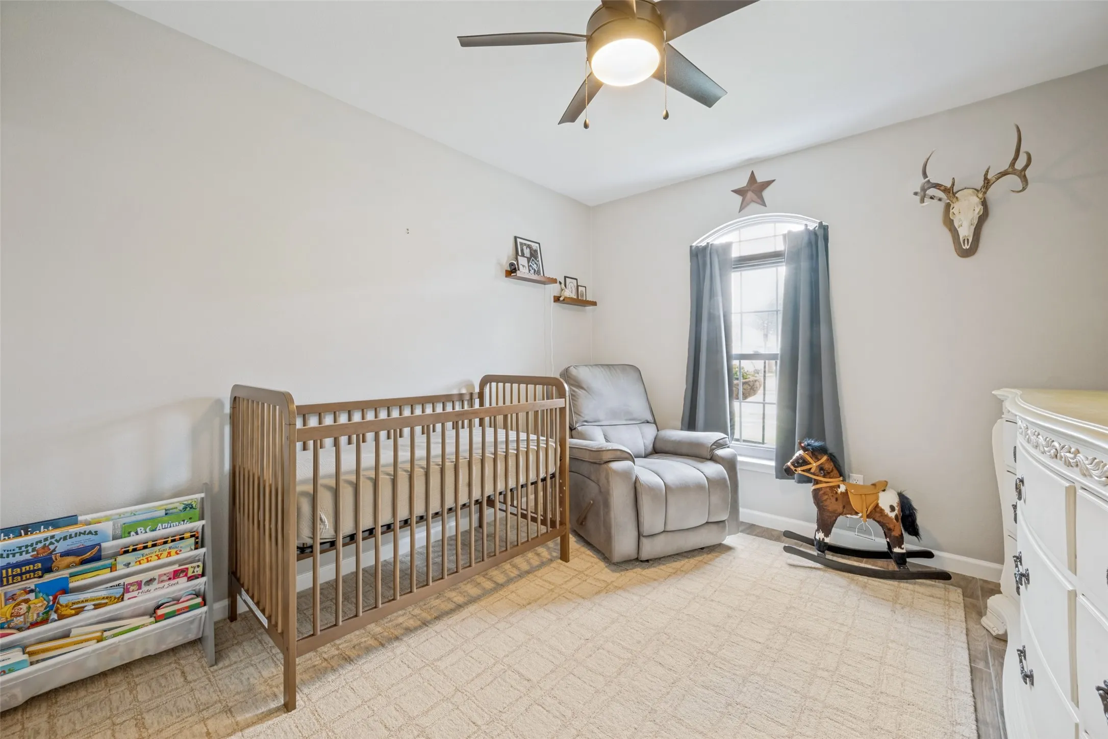 Single Family Residence For Sale in Denton County , 3302 Cliff Oaks Drive, Corinth, Texas 76210, 4 Bedroom, 2 Bathroom, 2 Garage spaces, 1,811 Sqft, built in 1996, mls#21375598, Real Estate Agent in Corinth, Homes For Sale in Denton county, Homes For Sale in Corinth, Realtor in Corinth Texas, Real Estate Brokerage Independent Realty Texas, Luminita Cordes Realtor