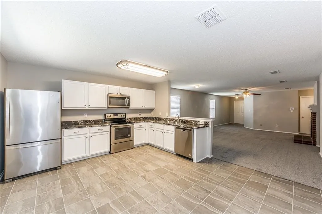 Single Family Residence For Sale in Collin County , 4504 Green Meadow Drive, Mc Kinney, Texas 75070, 3 Bedroom, 2 Bathroom, 2 Garage spaces, 1,687 Sqft, built in 1998, mls#21375659, Real Estate Agent in Mc Kinney, Homes For Sale in Collin county, Homes For Sale in Mc Kinney, Realtor in Mc Kinney Texas, Real Estate Brokerage Independent Realty Texas, Luminita Cordes Realtor