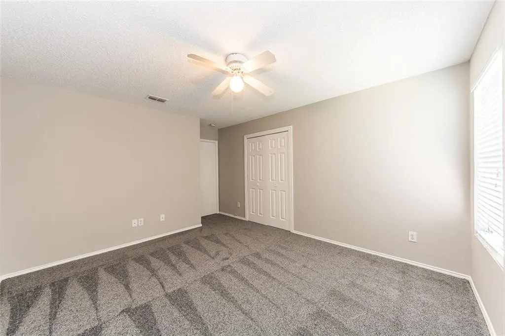 Single Family Residence For Sale in Collin County , 4504 Green Meadow Drive, Mc Kinney, Texas 75070, 3 Bedroom, 2 Bathroom, 2 Garage spaces, 1,687 Sqft, built in 1998, mls#21375659, Real Estate Agent in Mc Kinney, Homes For Sale in Collin county, Homes For Sale in Mc Kinney, Realtor in Mc Kinney Texas, Real Estate Brokerage Independent Realty Texas, Luminita Cordes Realtor