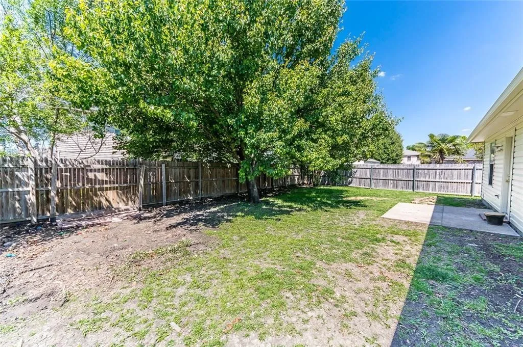 Single Family Residence For Sale in Collin County , 4504 Green Meadow Drive, Mc Kinney, Texas 75070, 3 Bedroom, 2 Bathroom, 2 Garage spaces, 1,687 Sqft, built in 1998, mls#21375659, Real Estate Agent in Mc Kinney, Homes For Sale in Collin county, Homes For Sale in Mc Kinney, Realtor in Mc Kinney Texas, Real Estate Brokerage Independent Realty Texas, Luminita Cordes Realtor