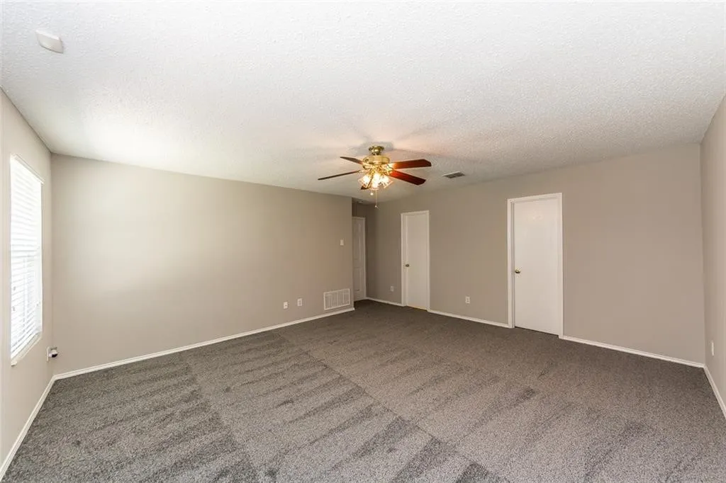 Single Family Residence For Sale in Collin County , 4504 Green Meadow Drive, Mc Kinney, Texas 75070, 3 Bedroom, 2 Bathroom, 2 Garage spaces, 1,687 Sqft, built in 1998, mls#21375659, Real Estate Agent in Mc Kinney, Homes For Sale in Collin county, Homes For Sale in Mc Kinney, Realtor in Mc Kinney Texas, Real Estate Brokerage Independent Realty Texas, Luminita Cordes Realtor