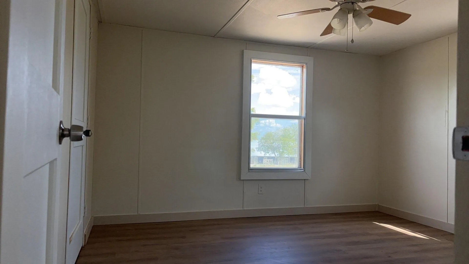 Mobile Home For Rent in Collin County , 2768 Poppy Lane, Princeton, Texas 75407, 4 Bedroom, 2 Bathroom, Garage spaces, 1,344 Sqft, built in 1982, mls#21375660, Real Estate Agent in Princeton, Homes For Rent in Collin county, Homes For Rent in Princeton, Realtor in Princeton Texas, Real Estate Brokerage Independent Realty Texas, Luminita Cordes Realtor