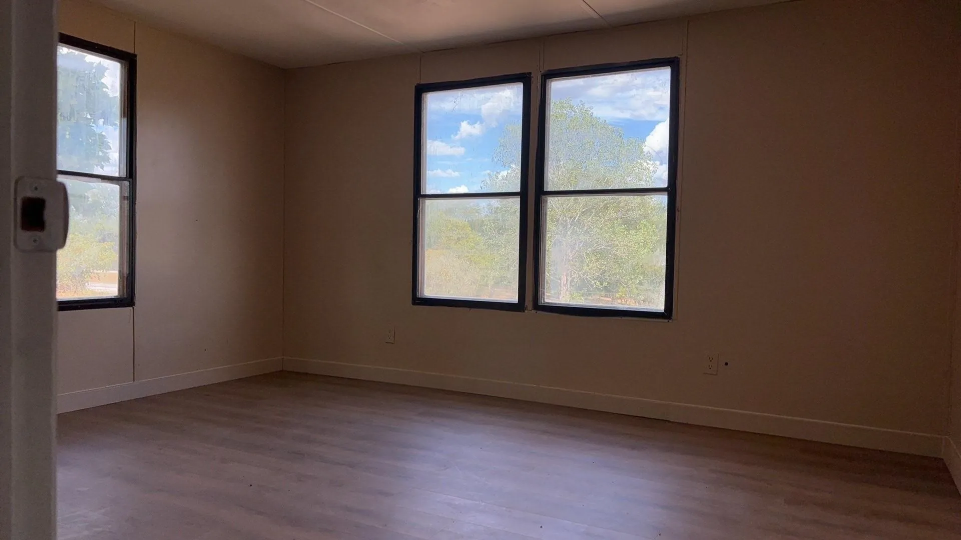 Mobile Home For Rent in Collin County , 2768 Poppy Lane, Princeton, Texas 75407, 4 Bedroom, 2 Bathroom, Garage spaces, 1,344 Sqft, built in 1982, mls#21375660, Real Estate Agent in Princeton, Homes For Rent in Collin county, Homes For Rent in Princeton, Realtor in Princeton Texas, Real Estate Brokerage Independent Realty Texas, Luminita Cordes Realtor
