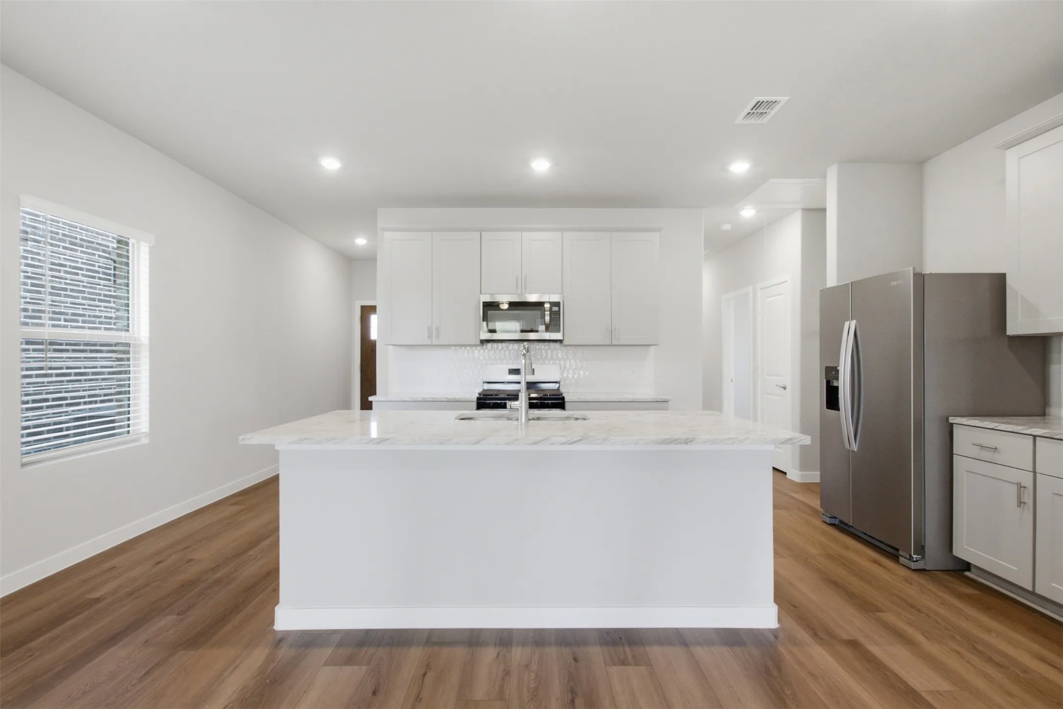 Single Family Residence For Rent in Collin County , 6015 Alderton Drive, Mc Kinney, Texas 75071, 3 Bedroom, 2 Bathroom, 2 Garage spaces, 1,551 Sqft, built in 2026, mls#21373842, Real Estate Agent in Mc Kinney, Homes For Rent in Collin county, Homes For Rent in Mc Kinney, Realtor in Mc Kinney Texas, Real Estate Brokerage Independent Realty Texas, Luminita Cordes Realtor