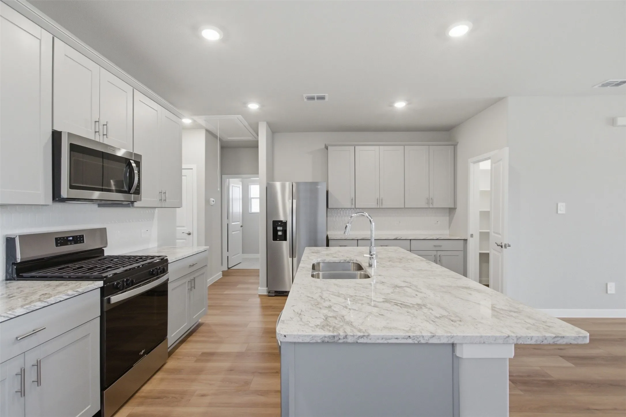 Single Family Residence For Rent in Collin County , 6015 Alderton Drive, Mc Kinney, Texas 75071, 3 Bedroom, 2 Bathroom, 2 Garage spaces, 1,551 Sqft, built in 2026, mls#21373842, Real Estate Agent in Mc Kinney, Homes For Rent in Collin county, Homes For Rent in Mc Kinney, Realtor in Mc Kinney Texas, Real Estate Brokerage Independent Realty Texas, Luminita Cordes Realtor