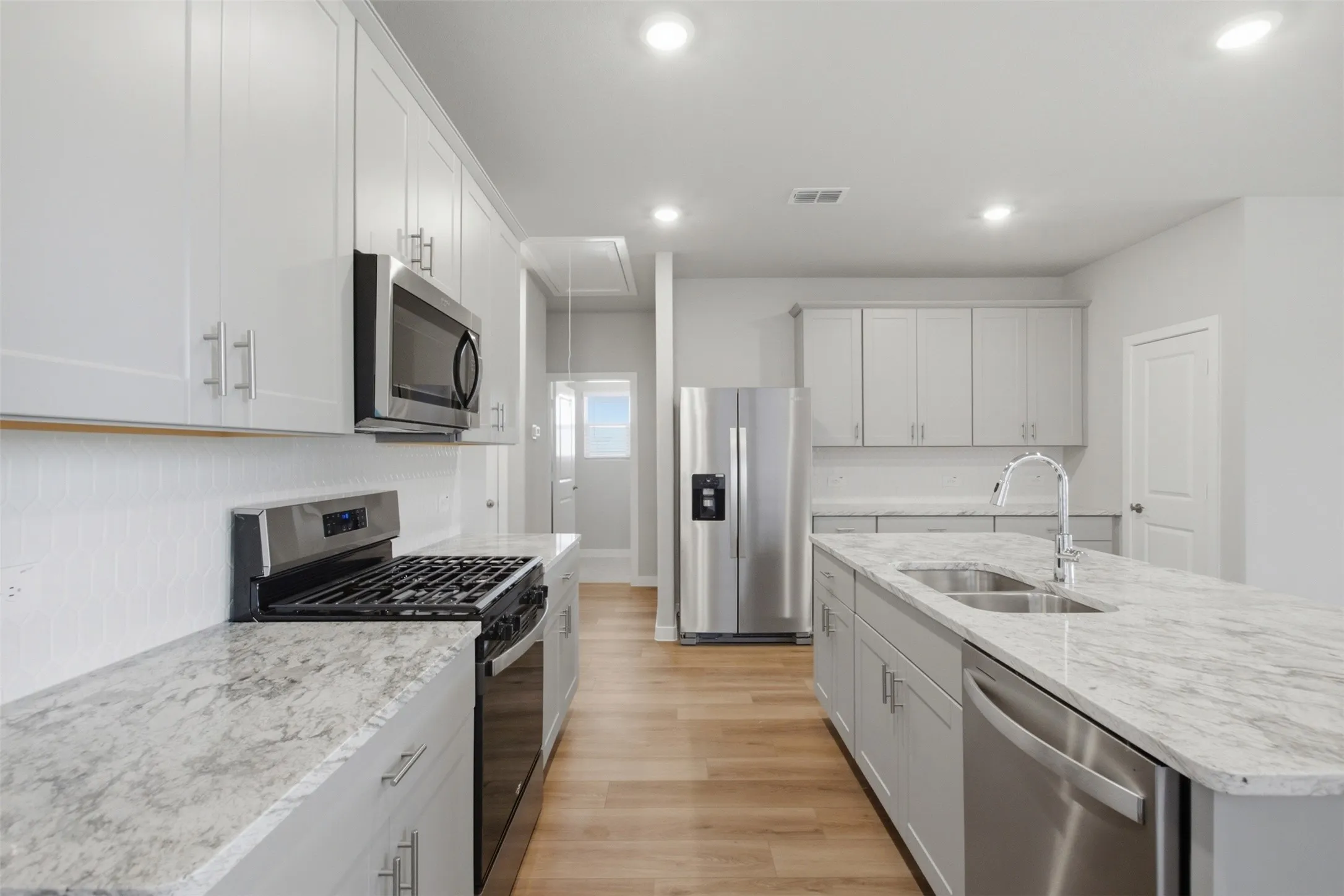 Single Family Residence For Rent in Collin County , 6015 Alderton Drive, Mc Kinney, Texas 75071, 3 Bedroom, 2 Bathroom, 2 Garage spaces, 1,551 Sqft, built in 2026, mls#21373842, Real Estate Agent in Mc Kinney, Homes For Rent in Collin county, Homes For Rent in Mc Kinney, Realtor in Mc Kinney Texas, Real Estate Brokerage Independent Realty Texas, Luminita Cordes Realtor