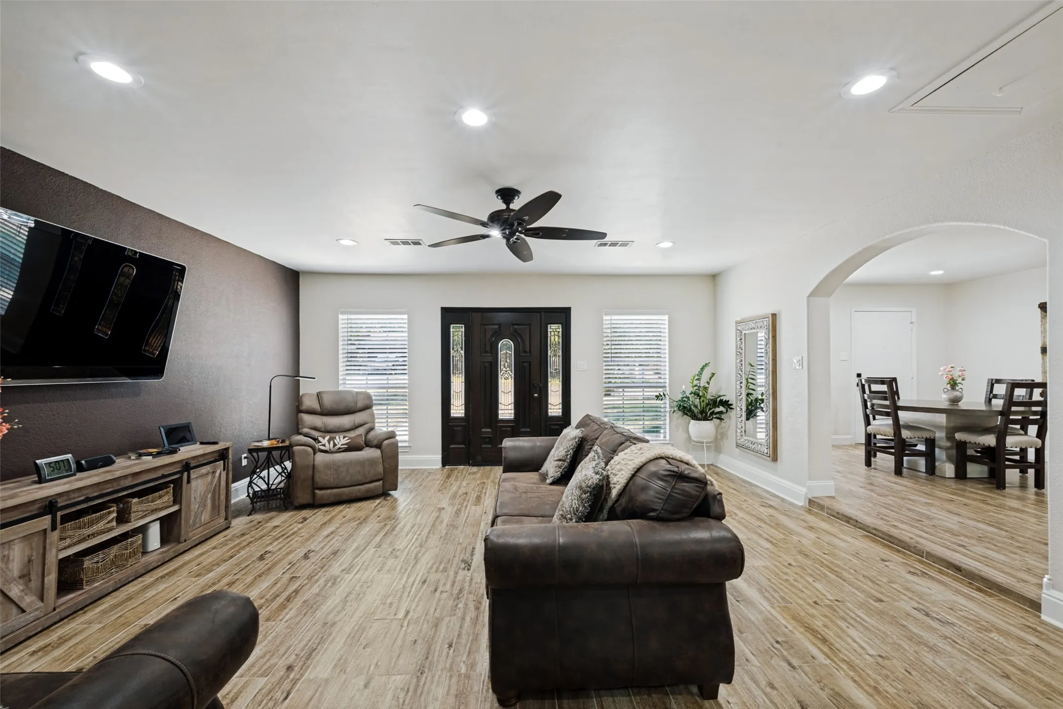 Single Family Residence For Sale in Tarrant County , 7008 Beaty Street, Fort Worth, Texas 76112, 3 Bedroom, 2 Bathroom, Garage spaces, 1,719 Sqft, built in 1971, mls#21371122, Real Estate Agent in Fort Worth, Homes For Sale in Tarrant county, Homes For Sale in Fort Worth, Realtor in Fort Worth Texas, Real Estate Brokerage Independent Realty Texas, Luminita Cordes Realtor