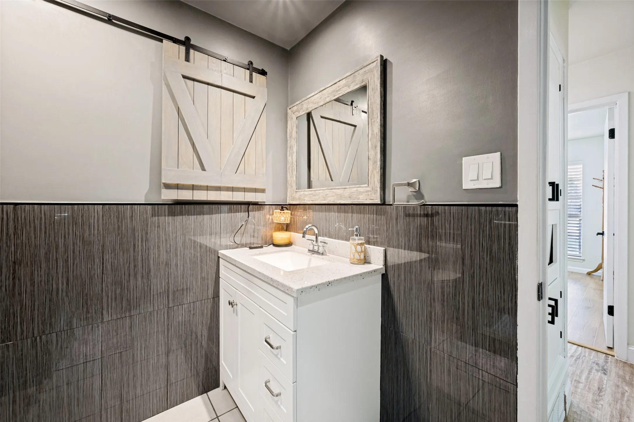 Single Family Residence For Sale in Tarrant County , 7008 Beaty Street, Fort Worth, Texas 76112, 3 Bedroom, 2 Bathroom, Garage spaces, 1,719 Sqft, built in 1971, mls#21371122, Real Estate Agent in Fort Worth, Homes For Sale in Tarrant county, Homes For Sale in Fort Worth, Realtor in Fort Worth Texas, Real Estate Brokerage Independent Realty Texas, Luminita Cordes Realtor