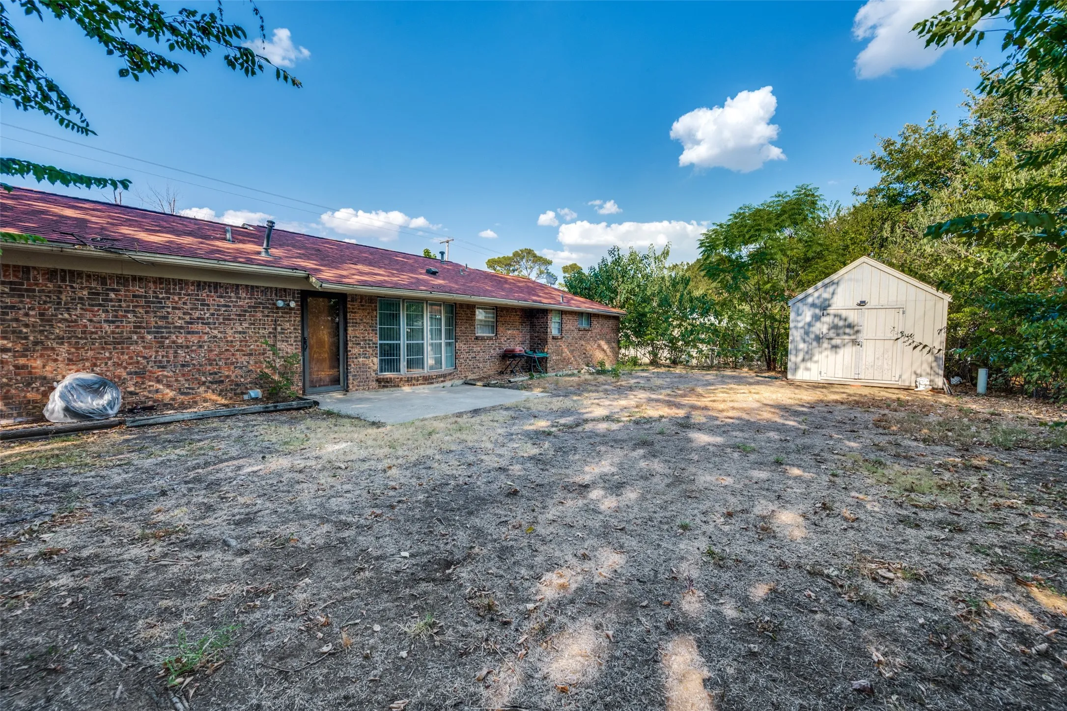 Single Family Residence For Sale in Tarrant County , 7008 Beaty Street, Fort Worth, Texas 76112, 3 Bedroom, 2 Bathroom, Garage spaces, 1,719 Sqft, built in 1971, mls#21371122, Real Estate Agent in Fort Worth, Homes For Sale in Tarrant county, Homes For Sale in Fort Worth, Realtor in Fort Worth Texas, Real Estate Brokerage Independent Realty Texas, Luminita Cordes Realtor