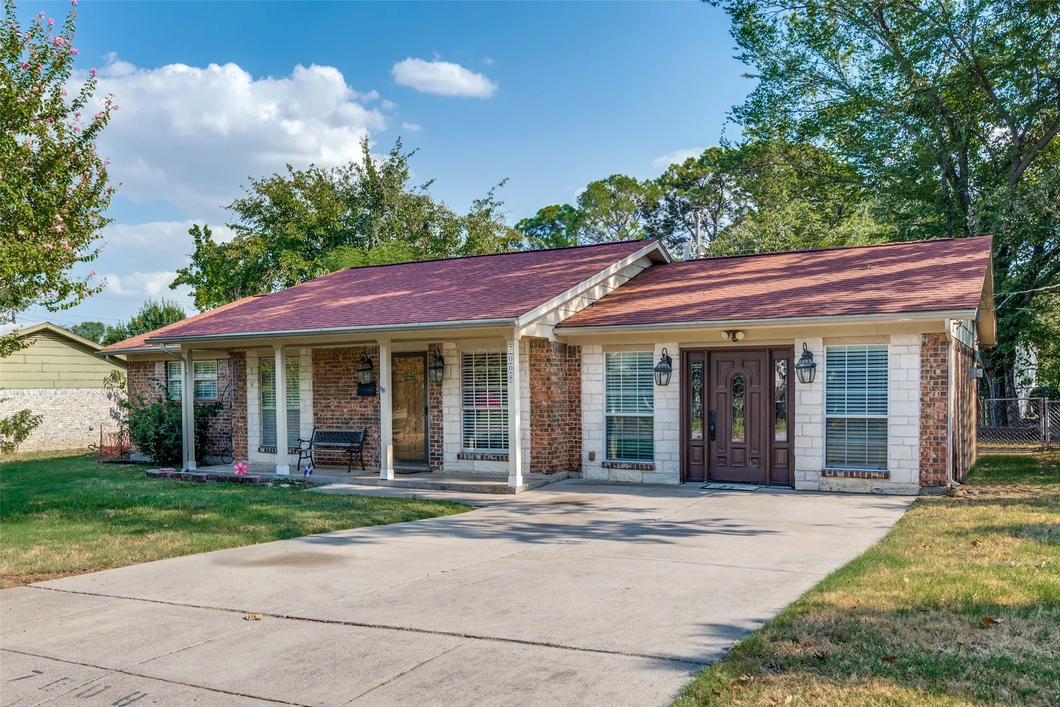 Single Family Residence For Sale in Tarrant County , 7008 Beaty Street, Fort Worth, Texas 76112, 3 Bedroom, 2 Bathroom, Garage spaces, 1,719 Sqft, built in 1971, mls#21371122, Real Estate Agent in Fort Worth, Homes For Sale in Tarrant county, Homes For Sale in Fort Worth, Realtor in Fort Worth Texas, Real Estate Brokerage Independent Realty Texas, Luminita Cordes Realtor