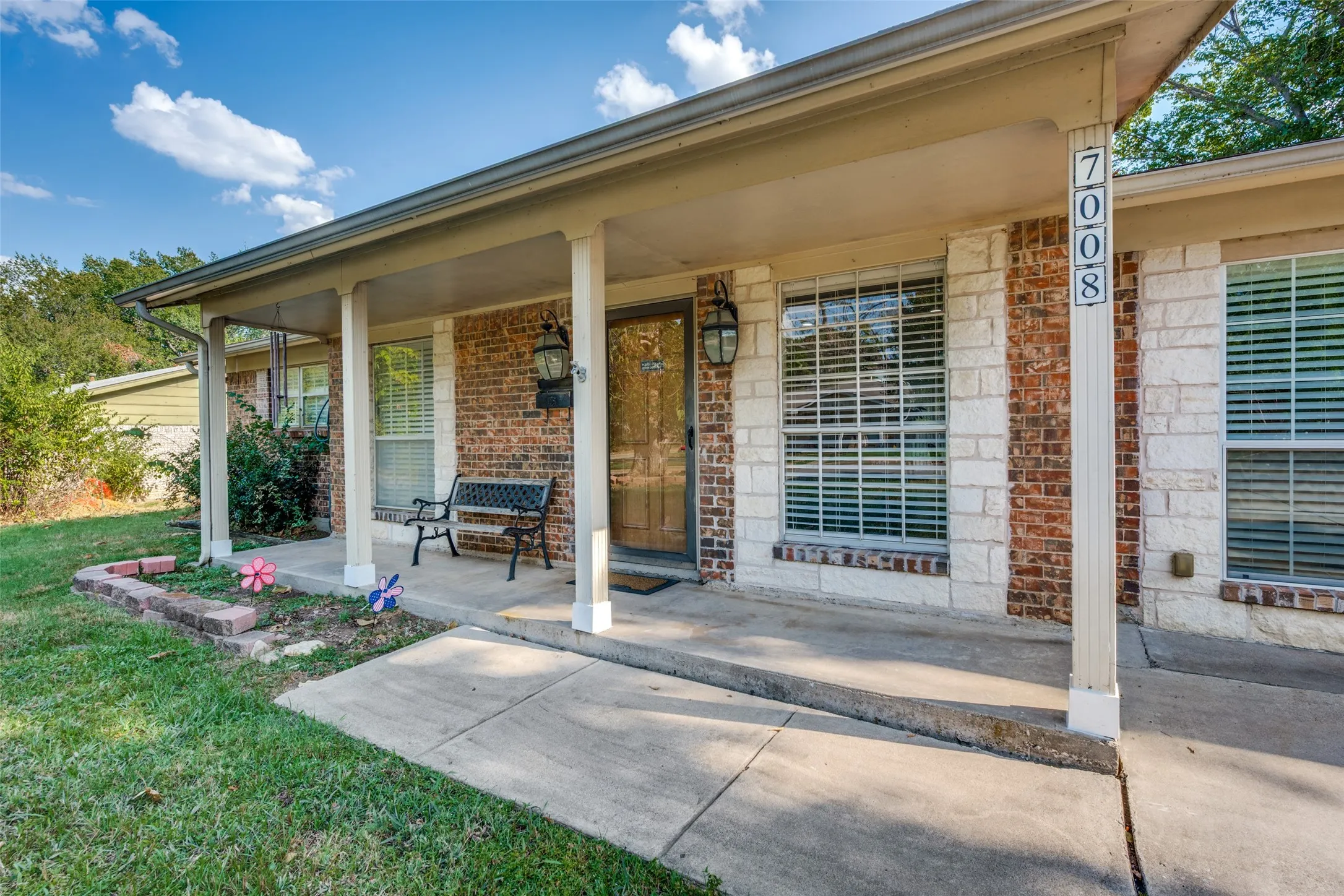 Single Family Residence For Sale in Tarrant County , 7008 Beaty Street, Fort Worth, Texas 76112, 3 Bedroom, 2 Bathroom, Garage spaces, 1,719 Sqft, built in 1971, mls#21371122, Real Estate Agent in Fort Worth, Homes For Sale in Tarrant county, Homes For Sale in Fort Worth, Realtor in Fort Worth Texas, Real Estate Brokerage Independent Realty Texas, Luminita Cordes Realtor