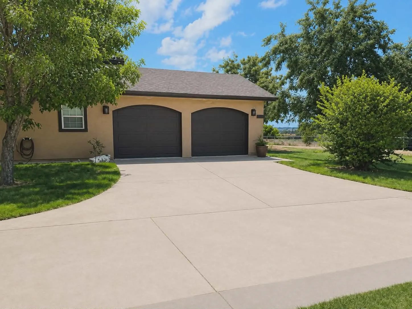 Single Family Residence For Sale in Johnson County , 3711 Dove Creek Road, Cleburne, Texas 76031, 4 Bedroom, 3 Bathroom, 2 Garage spaces, 2,844 Sqft, built in 1999, mls#21375679, Real Estate Agent in Cleburne, Homes For Sale in Johnson county, Homes For Sale in Cleburne, Realtor in Cleburne Texas, Real Estate Brokerage Independent Realty Texas, Luminita Cordes Realtor