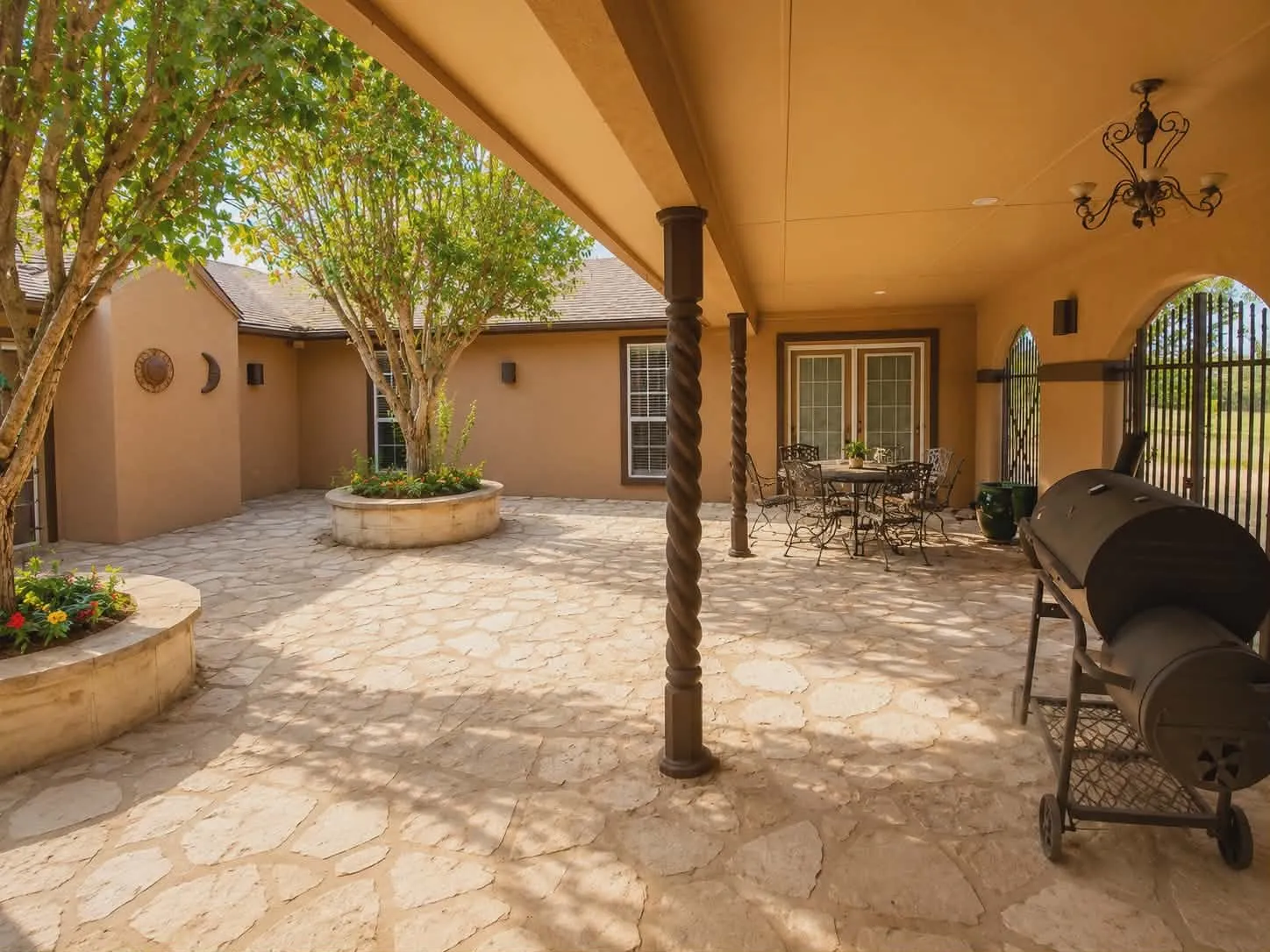 Single Family Residence For Sale in Johnson County , 3711 Dove Creek Road, Cleburne, Texas 76031, 4 Bedroom, 3 Bathroom, 2 Garage spaces, 2,844 Sqft, built in 1999, mls#21375679, Real Estate Agent in Cleburne, Homes For Sale in Johnson county, Homes For Sale in Cleburne, Realtor in Cleburne Texas, Real Estate Brokerage Independent Realty Texas, Luminita Cordes Realtor