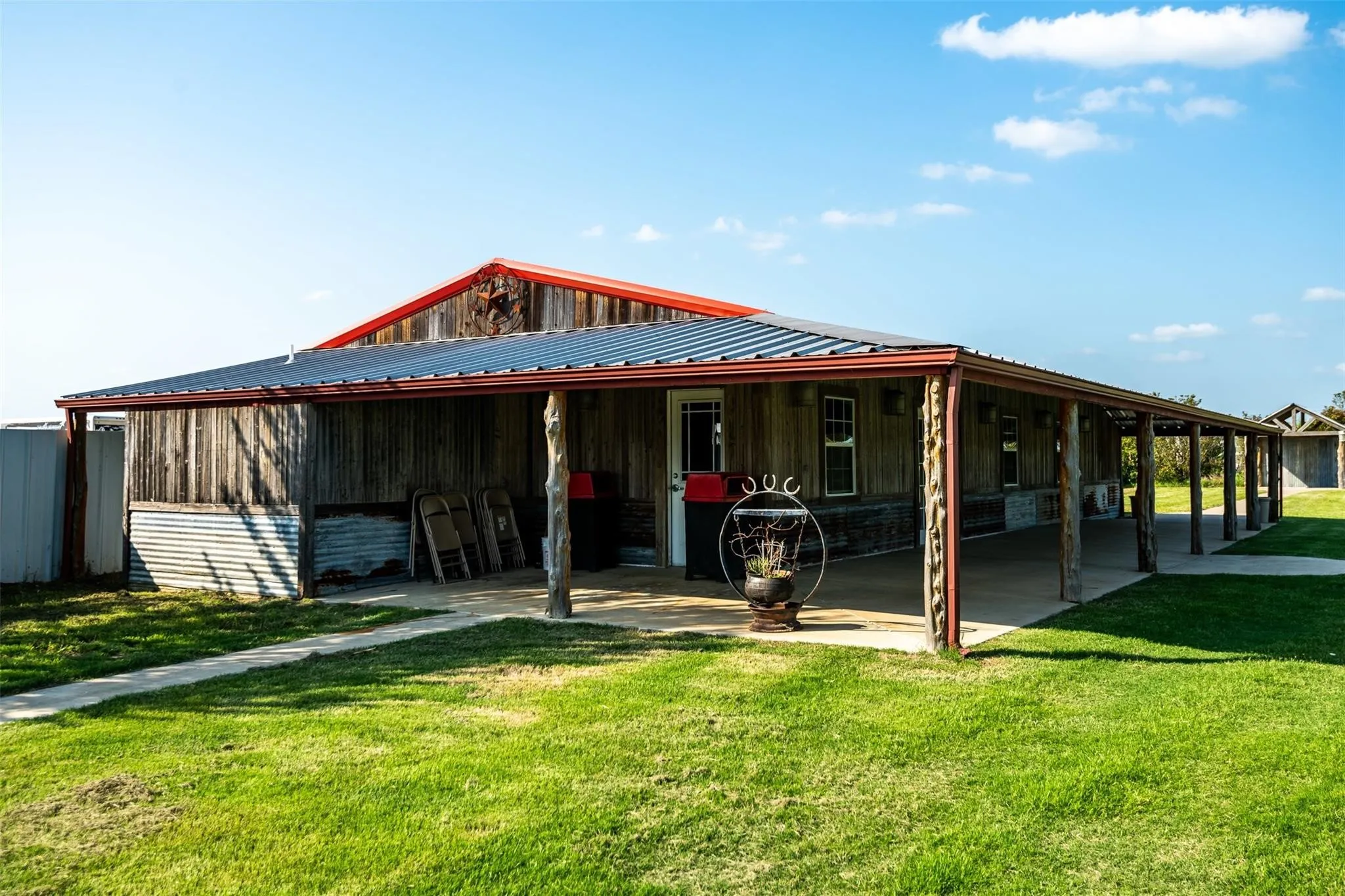Business For Sale in Ellis County , 3921 S Highway 287, Waxahachie, Texas 75165, 0, 0, Garage spaces, 0 Sqft, built in 2012, mls#21374812, Real Estate Agent in Waxahachie, Homes For Sale in Ellis county, Homes For Sale in Waxahachie, Realtor in Waxahachie Texas, Real Estate Brokerage Independent Realty Texas, Luminita Cordes Realtor