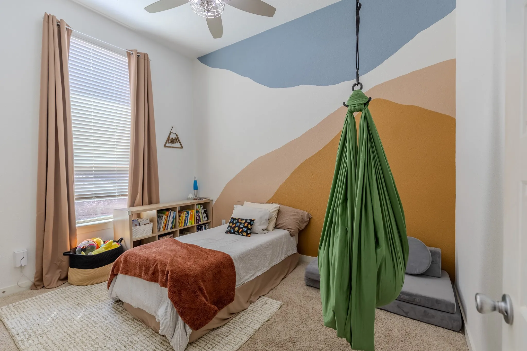 Single Family Residence For Sale in Denton County , 1801 Waxwing Trail, Northlake, Texas 76226, 4 Bedroom, 3 Bathroom, 2 Garage spaces, 2,074 Sqft, built in 2018, mls#21374162, Real Estate Agent in Northlake, Homes For Sale in Denton county, Homes For Sale in Northlake, Realtor in Northlake Texas, Real Estate Brokerage Independent Realty Texas, Luminita Cordes Realtor