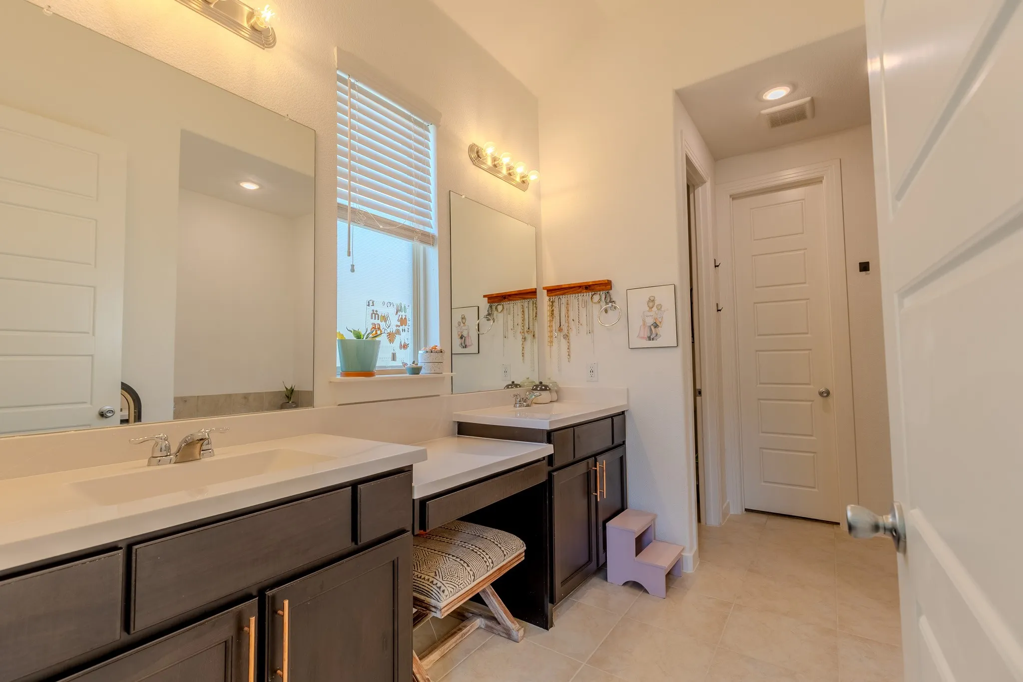 Single Family Residence For Sale in Denton County , 1801 Waxwing Trail, Northlake, Texas 76226, 4 Bedroom, 3 Bathroom, 2 Garage spaces, 2,074 Sqft, built in 2018, mls#21374162, Real Estate Agent in Northlake, Homes For Sale in Denton county, Homes For Sale in Northlake, Realtor in Northlake Texas, Real Estate Brokerage Independent Realty Texas, Luminita Cordes Realtor