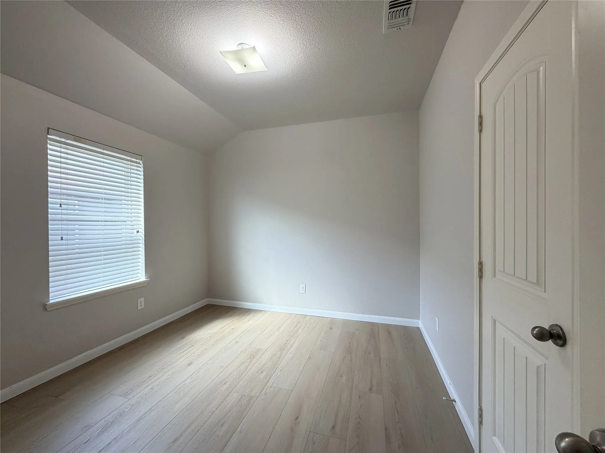Single Family Residence For Rent in Kaufman County , 4505 Elderberry Street, Forney, Texas 75126, 3 Bedroom, 2 Bathroom, 2 Garage spaces, 1,598 Sqft, built in 2016, mls#21367145, Real Estate Agent in Forney, Homes For Rent in Kaufman county, Homes For Rent in Forney, Realtor in Forney Texas, Real Estate Brokerage Independent Realty Texas, Luminita Cordes Realtor