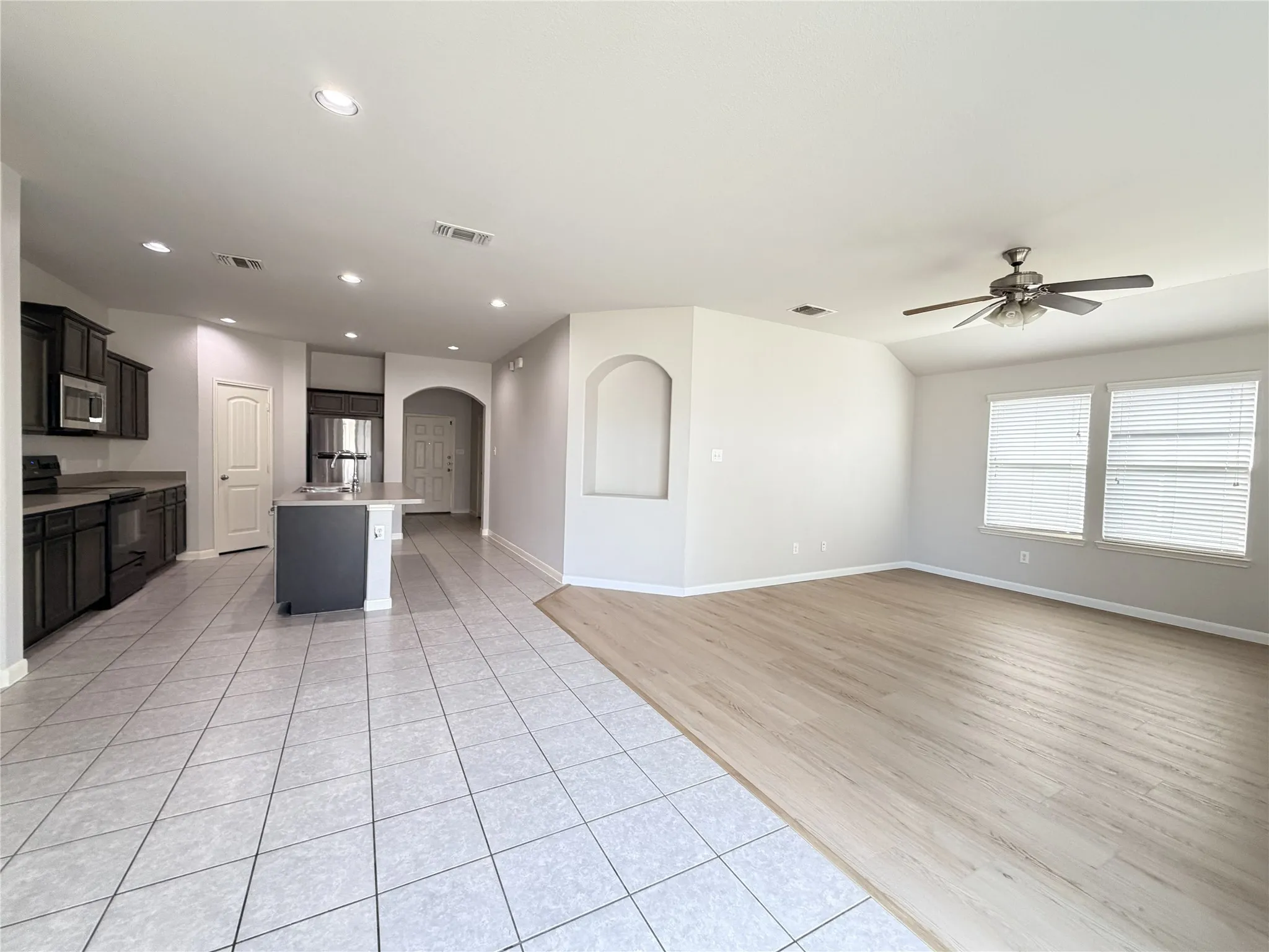 Single Family Residence For Rent in Kaufman County , 4505 Elderberry Street, Forney, Texas 75126, 3 Bedroom, 2 Bathroom, 2 Garage spaces, 1,598 Sqft, built in 2016, mls#21367145, Real Estate Agent in Forney, Homes For Rent in Kaufman county, Homes For Rent in Forney, Realtor in Forney Texas, Real Estate Brokerage Independent Realty Texas, Luminita Cordes Realtor