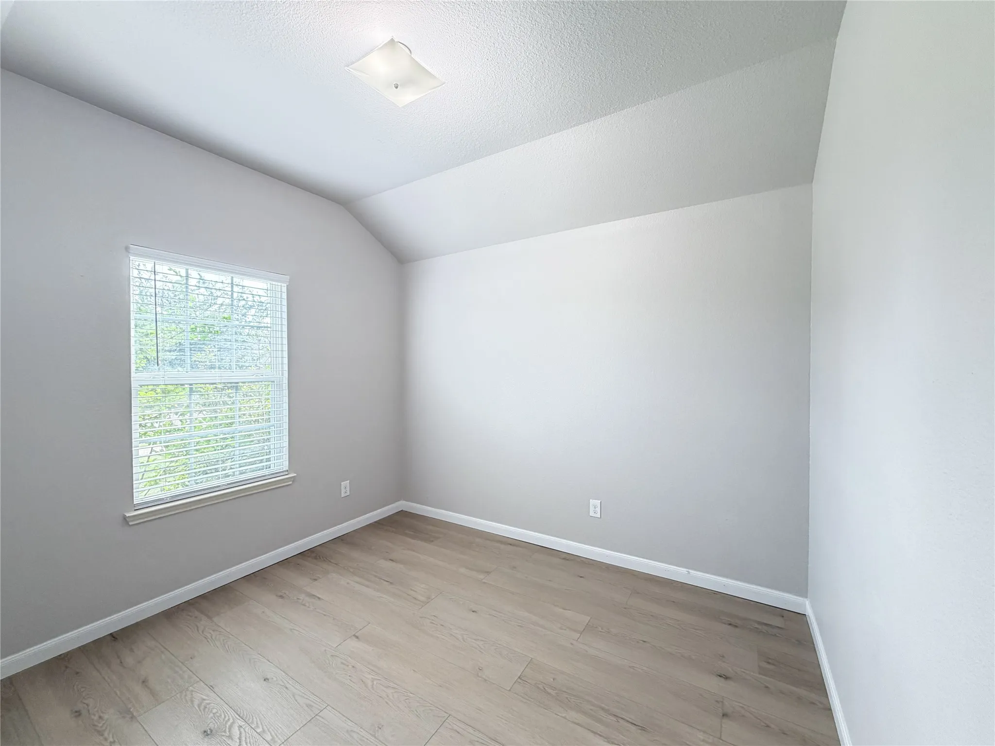 Single Family Residence For Rent in Kaufman County , 4505 Elderberry Street, Forney, Texas 75126, 3 Bedroom, 2 Bathroom, 2 Garage spaces, 1,598 Sqft, built in 2016, mls#21367145, Real Estate Agent in Forney, Homes For Rent in Kaufman county, Homes For Rent in Forney, Realtor in Forney Texas, Real Estate Brokerage Independent Realty Texas, Luminita Cordes Realtor