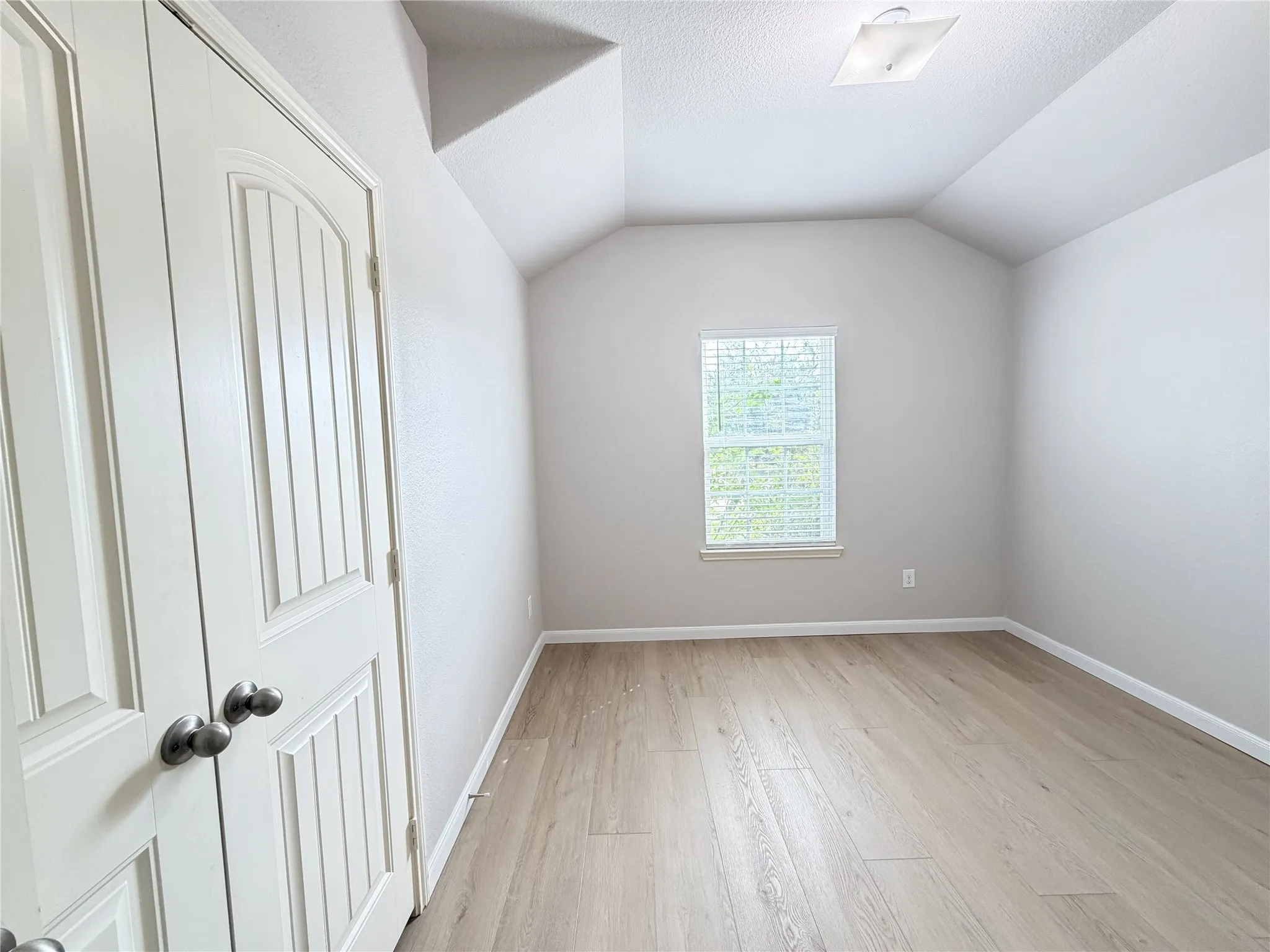 Single Family Residence For Rent in Kaufman County , 4505 Elderberry Street, Forney, Texas 75126, 3 Bedroom, 2 Bathroom, 2 Garage spaces, 1,598 Sqft, built in 2016, mls#21367145, Real Estate Agent in Forney, Homes For Rent in Kaufman county, Homes For Rent in Forney, Realtor in Forney Texas, Real Estate Brokerage Independent Realty Texas, Luminita Cordes Realtor