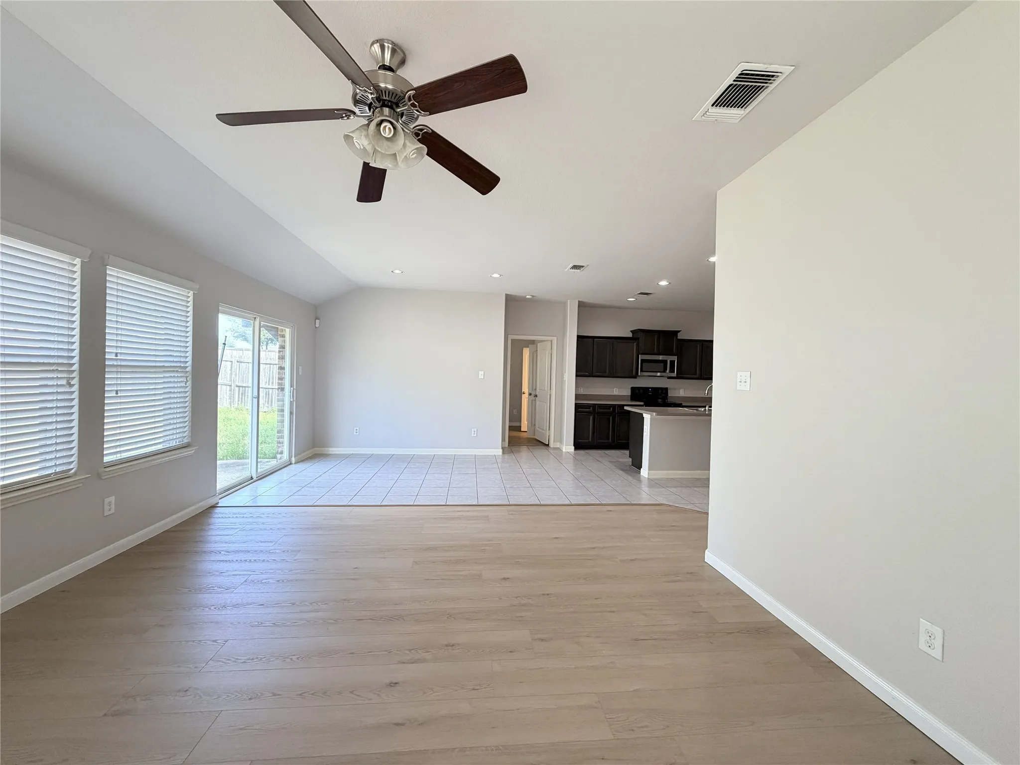 Single Family Residence For Rent in Kaufman County , 4505 Elderberry Street, Forney, Texas 75126, 3 Bedroom, 2 Bathroom, 2 Garage spaces, 1,598 Sqft, built in 2016, mls#21367145, Real Estate Agent in Forney, Homes For Rent in Kaufman county, Homes For Rent in Forney, Realtor in Forney Texas, Real Estate Brokerage Independent Realty Texas, Luminita Cordes Realtor