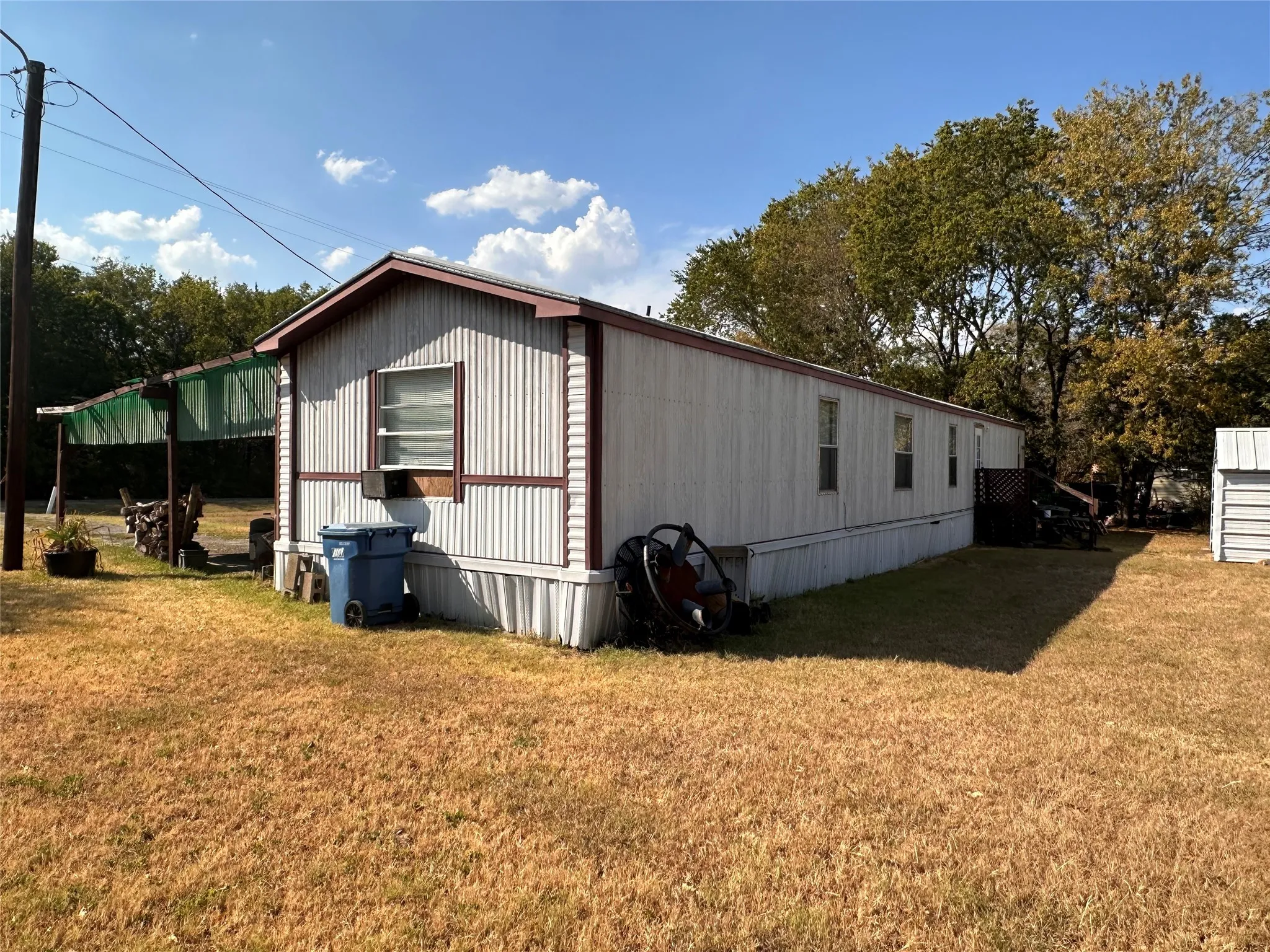Singlewide Mobile Home 3 Br 2 Ba 1216 sqft.