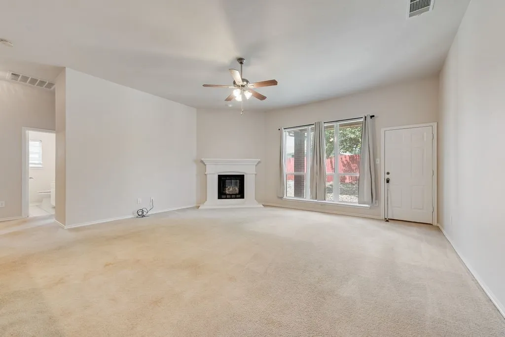 Single Family Residence For Rent in Dallas County , 1113 Noblewood Drive, Glenn Heights, Texas 75154, 3 Bedroom, 2 Bathroom, 2 Garage spaces, 2,148 Sqft, built in 2005, mls#21375692, Real Estate Agent in Glenn Heights, Homes For Rent in Dallas county, Homes For Rent in Glenn Heights, Realtor in Glenn Heights Texas, Real Estate Brokerage Independent Realty Texas, Luminita Cordes Realtor