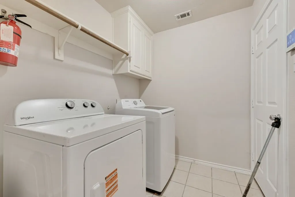 Single Family Residence For Rent in Dallas County , 1113 Noblewood Drive, Glenn Heights, Texas 75154, 3 Bedroom, 2 Bathroom, 2 Garage spaces, 2,148 Sqft, built in 2005, mls#21375692, Real Estate Agent in Glenn Heights, Homes For Rent in Dallas county, Homes For Rent in Glenn Heights, Realtor in Glenn Heights Texas, Real Estate Brokerage Independent Realty Texas, Luminita Cordes Realtor