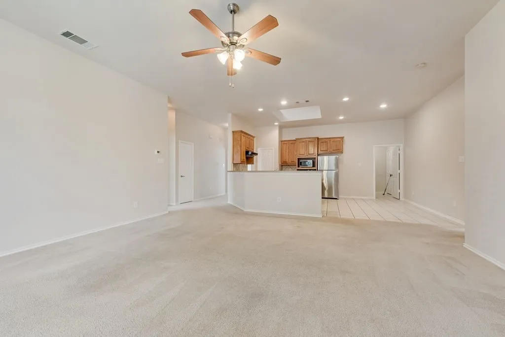 Single Family Residence For Rent in Dallas County , 1113 Noblewood Drive, Glenn Heights, Texas 75154, 3 Bedroom, 2 Bathroom, 2 Garage spaces, 2,148 Sqft, built in 2005, mls#21375692, Real Estate Agent in Glenn Heights, Homes For Rent in Dallas county, Homes For Rent in Glenn Heights, Realtor in Glenn Heights Texas, Real Estate Brokerage Independent Realty Texas, Luminita Cordes Realtor