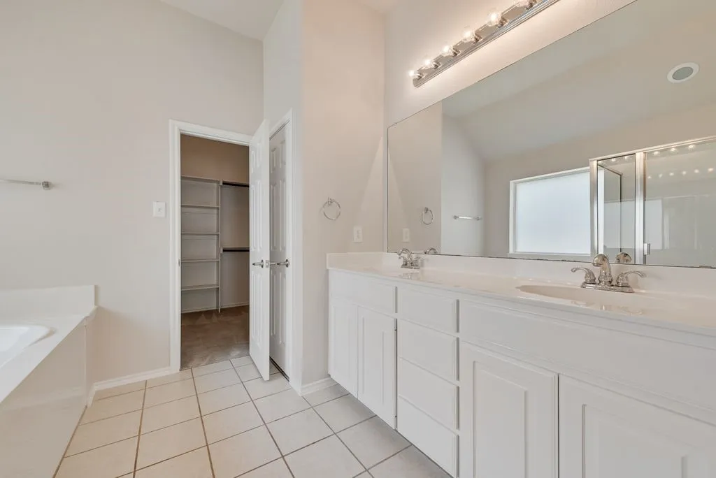 Single Family Residence For Rent in Dallas County , 1113 Noblewood Drive, Glenn Heights, Texas 75154, 3 Bedroom, 2 Bathroom, 2 Garage spaces, 2,148 Sqft, built in 2005, mls#21375692, Real Estate Agent in Glenn Heights, Homes For Rent in Dallas county, Homes For Rent in Glenn Heights, Realtor in Glenn Heights Texas, Real Estate Brokerage Independent Realty Texas, Luminita Cordes Realtor
