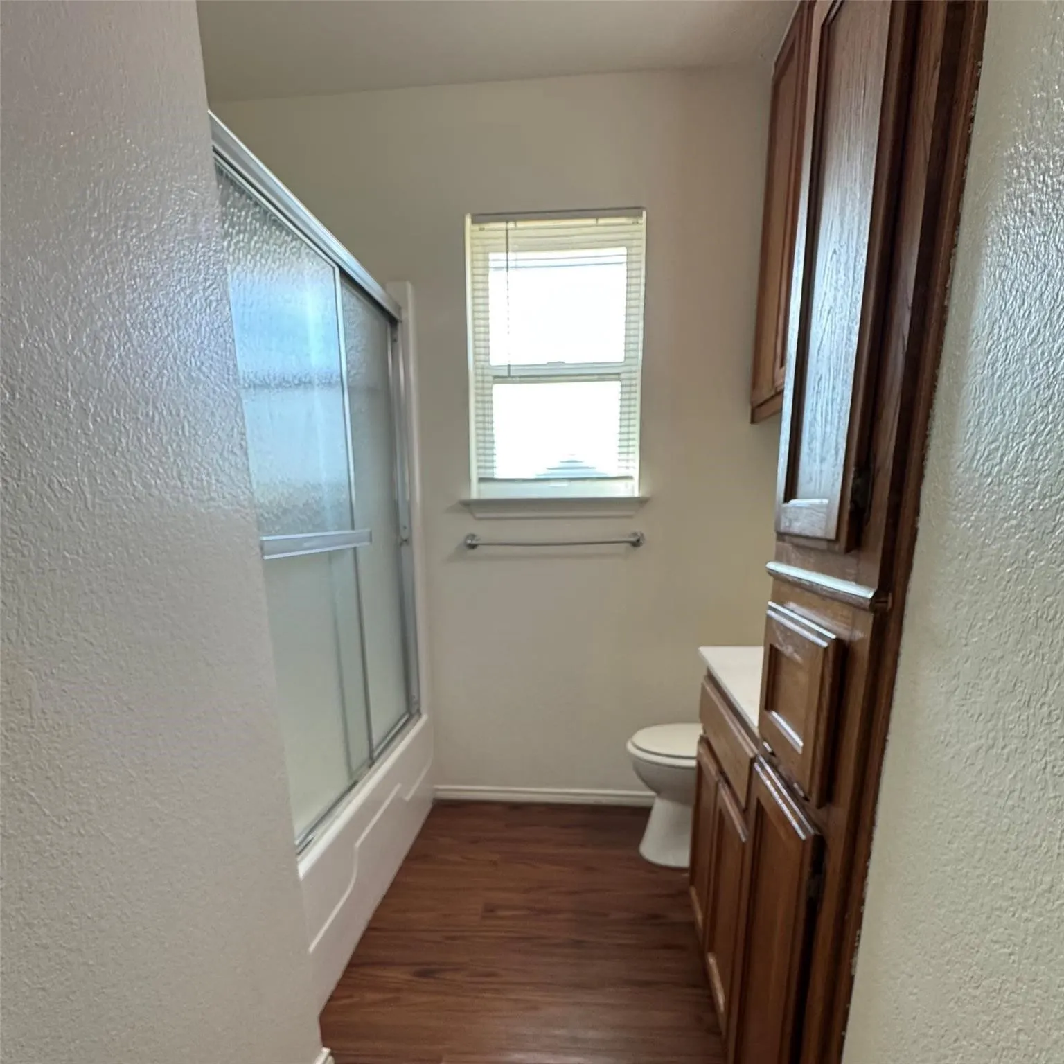 Duplex For Sale in Ellis County , 1217 Narrow Lane, Red Oak, Texas 75154, 4 Bedroom, 2 Bathroom, 1 Garage spaces, 1,842 Sqft, built in 1985, mls#21375648, Real Estate Agent in Red Oak, Homes For Sale in Ellis county, Homes For Sale in Red Oak, Realtor in Red Oak Texas, Real Estate Brokerage Independent Realty Texas, Luminita Cordes Realtor