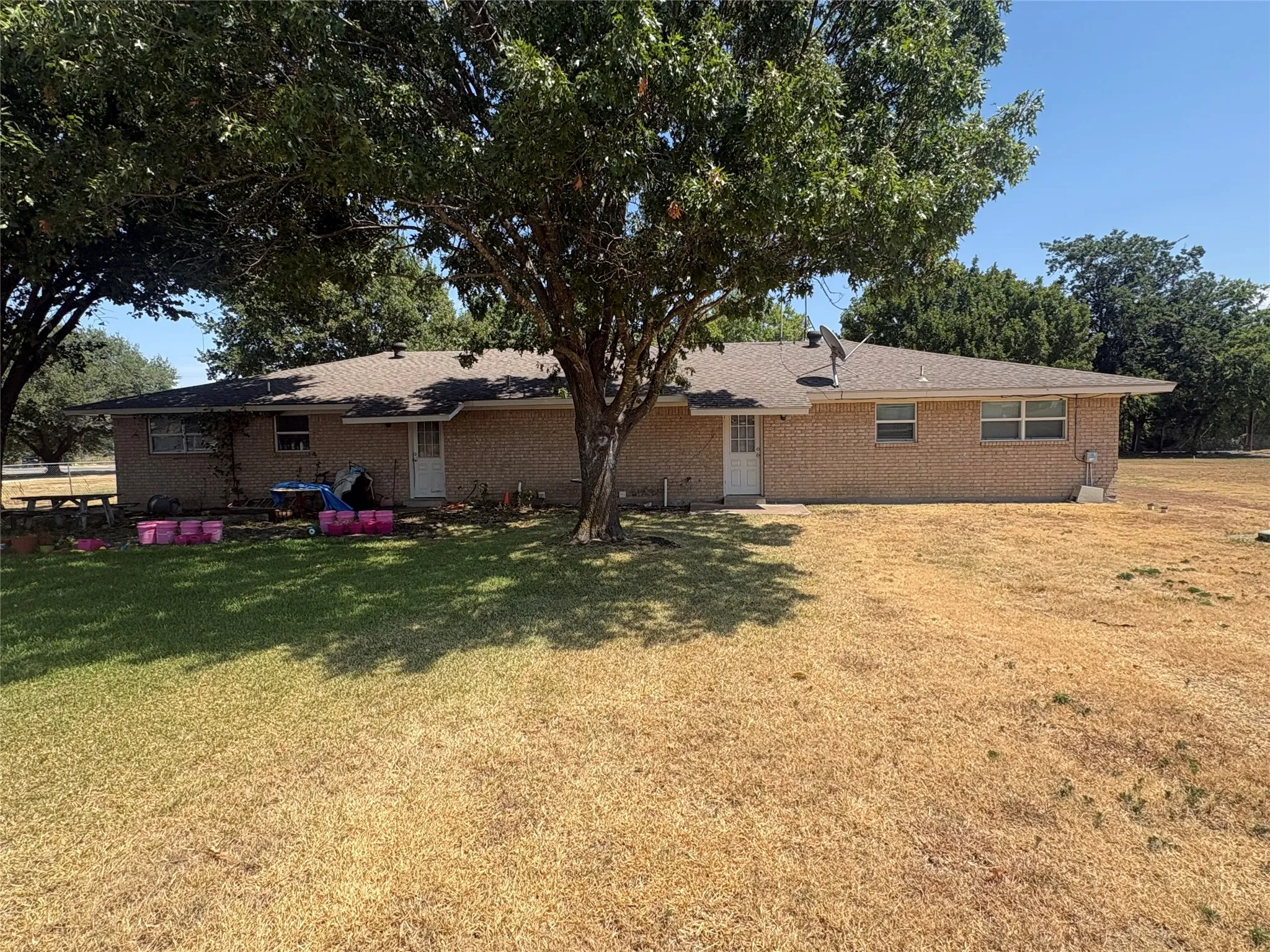 Duplex For Sale in Ellis County , 1217 Narrow Lane, Red Oak, Texas 75154, 4 Bedroom, 2 Bathroom, 1 Garage spaces, 1,842 Sqft, built in 1985, mls#21375648, Real Estate Agent in Red Oak, Homes For Sale in Ellis county, Homes For Sale in Red Oak, Realtor in Red Oak Texas, Real Estate Brokerage Independent Realty Texas, Luminita Cordes Realtor