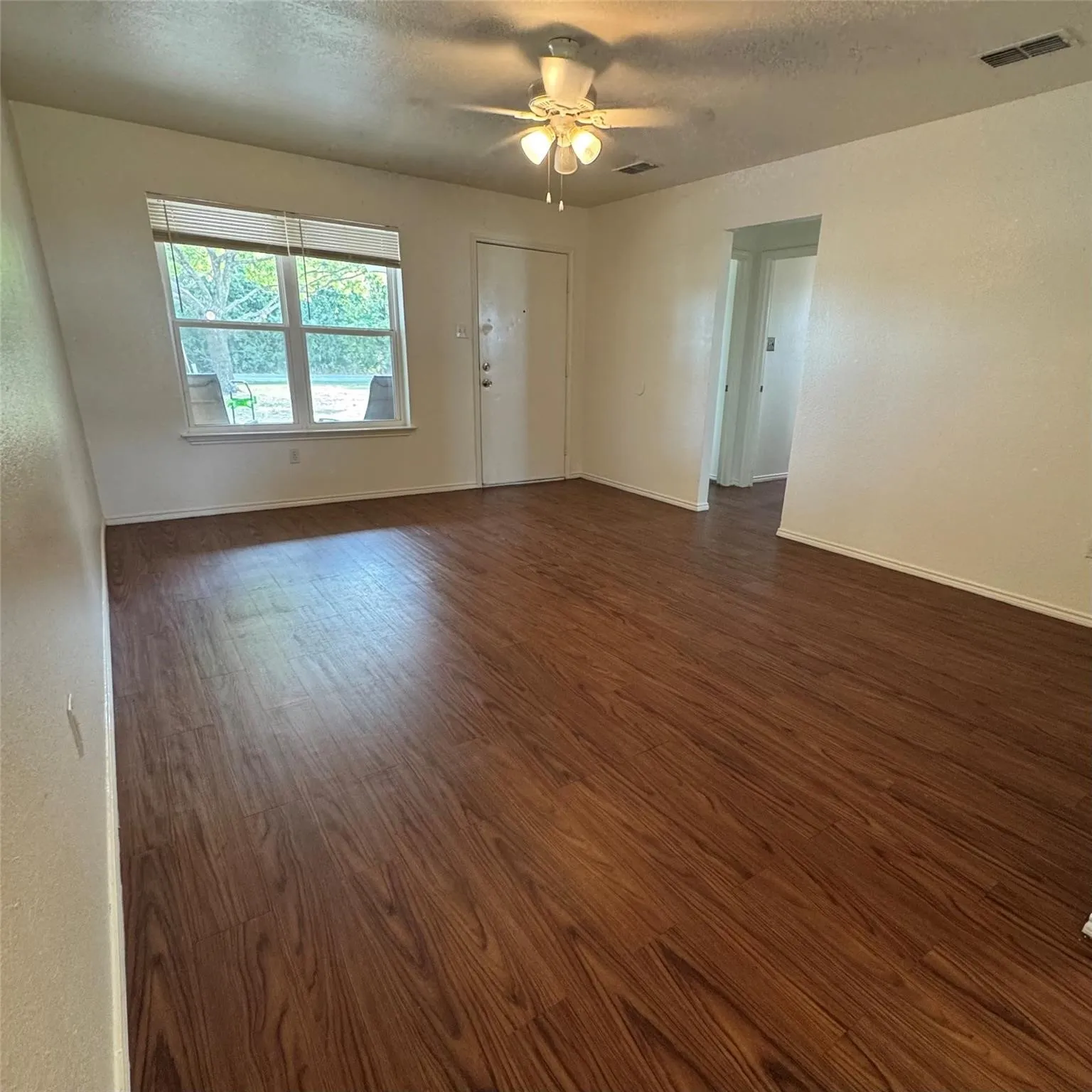 Duplex For Sale in Ellis County , 1217 Narrow Lane, Red Oak, Texas 75154, 4 Bedroom, 2 Bathroom, 1 Garage spaces, 1,842 Sqft, built in 1985, mls#21375648, Real Estate Agent in Red Oak, Homes For Sale in Ellis county, Homes For Sale in Red Oak, Realtor in Red Oak Texas, Real Estate Brokerage Independent Realty Texas, Luminita Cordes Realtor
