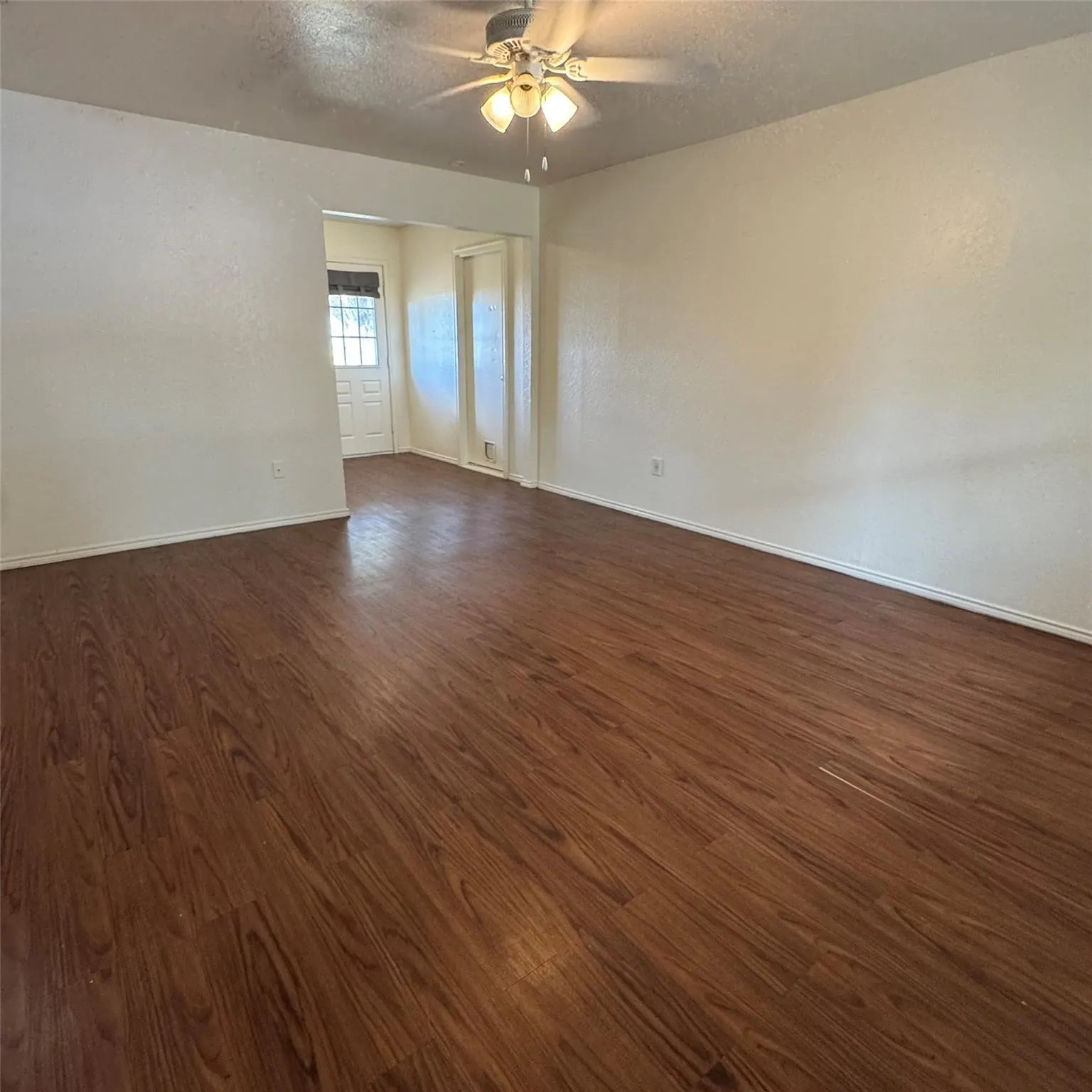 Duplex For Sale in Ellis County , 1217 Narrow Lane, Red Oak, Texas 75154, 4 Bedroom, 2 Bathroom, 1 Garage spaces, 1,842 Sqft, built in 1985, mls#21375648, Real Estate Agent in Red Oak, Homes For Sale in Ellis county, Homes For Sale in Red Oak, Realtor in Red Oak Texas, Real Estate Brokerage Independent Realty Texas, Luminita Cordes Realtor
