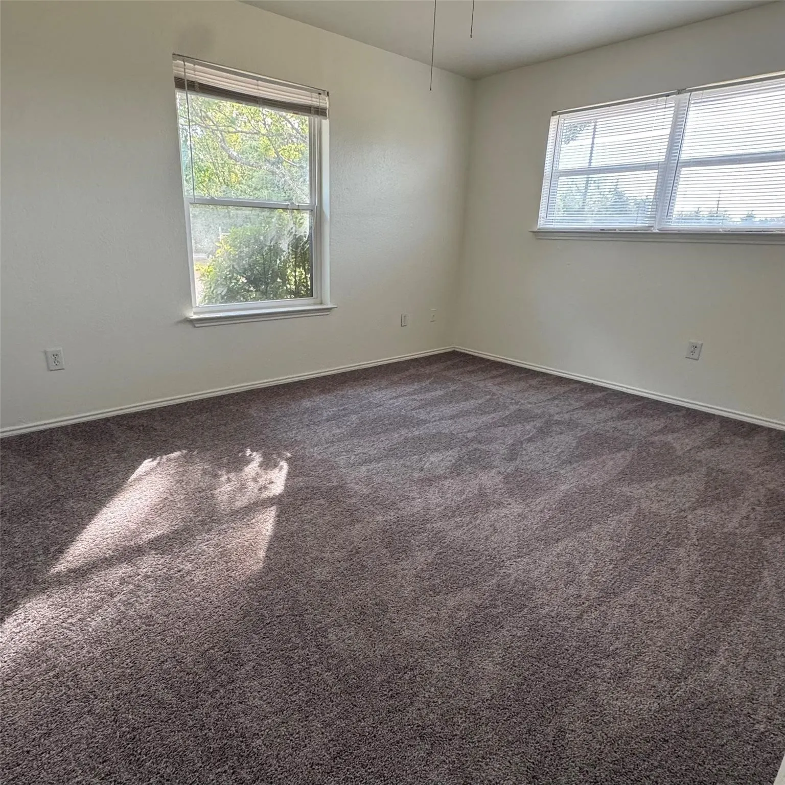 Duplex For Sale in Ellis County , 1217 Narrow Lane, Red Oak, Texas 75154, 4 Bedroom, 2 Bathroom, 1 Garage spaces, 1,842 Sqft, built in 1985, mls#21375648, Real Estate Agent in Red Oak, Homes For Sale in Ellis county, Homes For Sale in Red Oak, Realtor in Red Oak Texas, Real Estate Brokerage Independent Realty Texas, Luminita Cordes Realtor