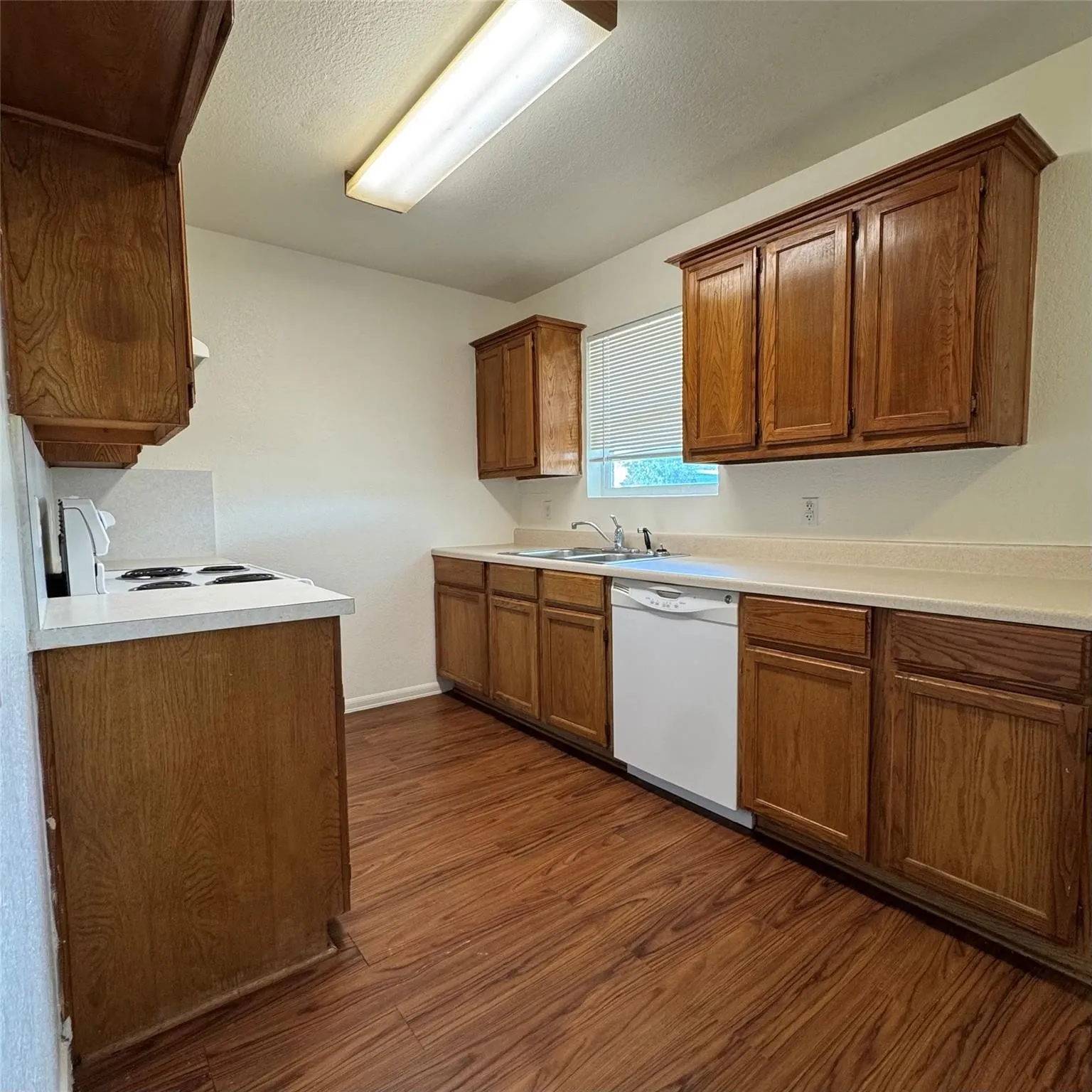 Duplex For Sale in Ellis County , 1217 Narrow Lane, Red Oak, Texas 75154, 4 Bedroom, 2 Bathroom, 1 Garage spaces, 1,842 Sqft, built in 1985, mls#21375648, Real Estate Agent in Red Oak, Homes For Sale in Ellis county, Homes For Sale in Red Oak, Realtor in Red Oak Texas, Real Estate Brokerage Independent Realty Texas, Luminita Cordes Realtor