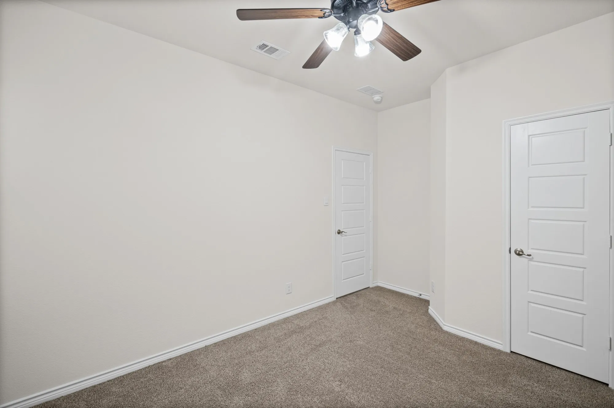 Single Family Residence For Sale in Denton County , 6036 Tudor Place, Celina, Texas 76227, 4 Bedroom, 3 Bathroom, 2 Garage spaces, 2,494 Sqft, built in 2023, mls#21375693, Real Estate Agent in Celina, Homes For Sale in Denton county, Homes For Sale in Celina, Realtor in Celina Texas, Real Estate Brokerage Independent Realty Texas, Luminita Cordes Realtor