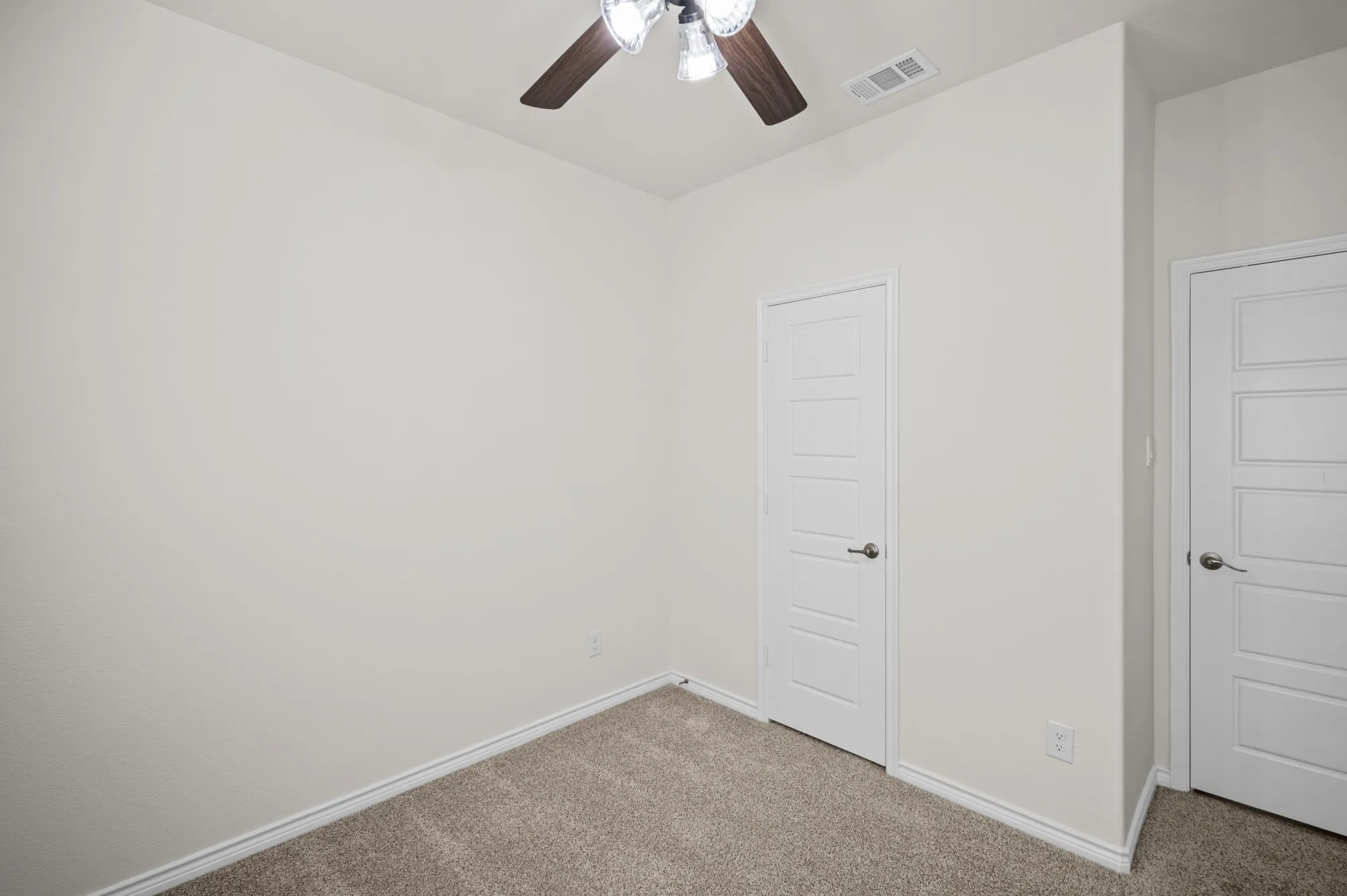 Single Family Residence For Sale in Denton County , 6036 Tudor Place, Celina, Texas 76227, 4 Bedroom, 3 Bathroom, 2 Garage spaces, 2,494 Sqft, built in 2023, mls#21375693, Real Estate Agent in Celina, Homes For Sale in Denton county, Homes For Sale in Celina, Realtor in Celina Texas, Real Estate Brokerage Independent Realty Texas, Luminita Cordes Realtor